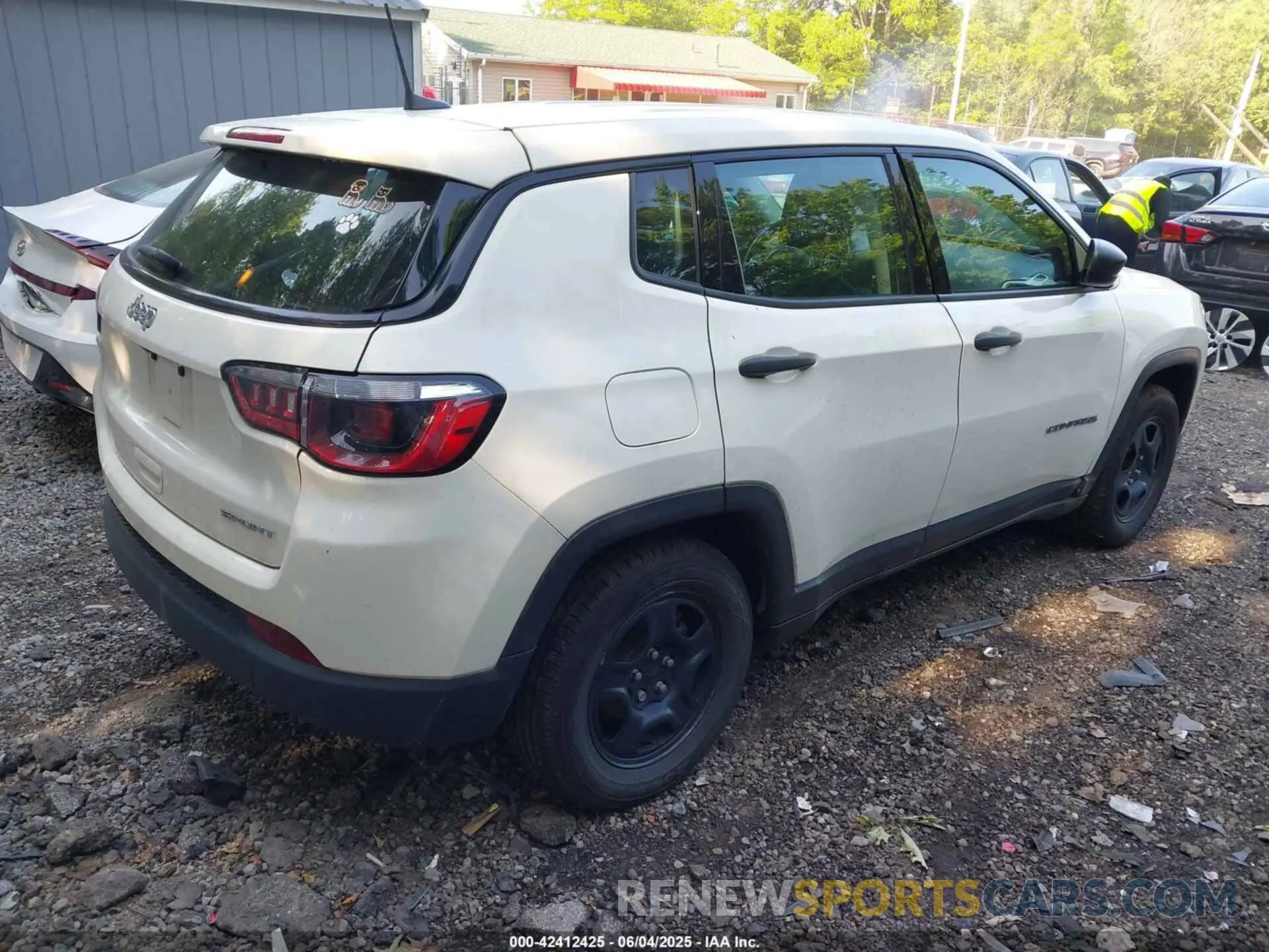 4 Photograph of a damaged car 3C4NJCABXMT560279 JEEP COMPASS 2021