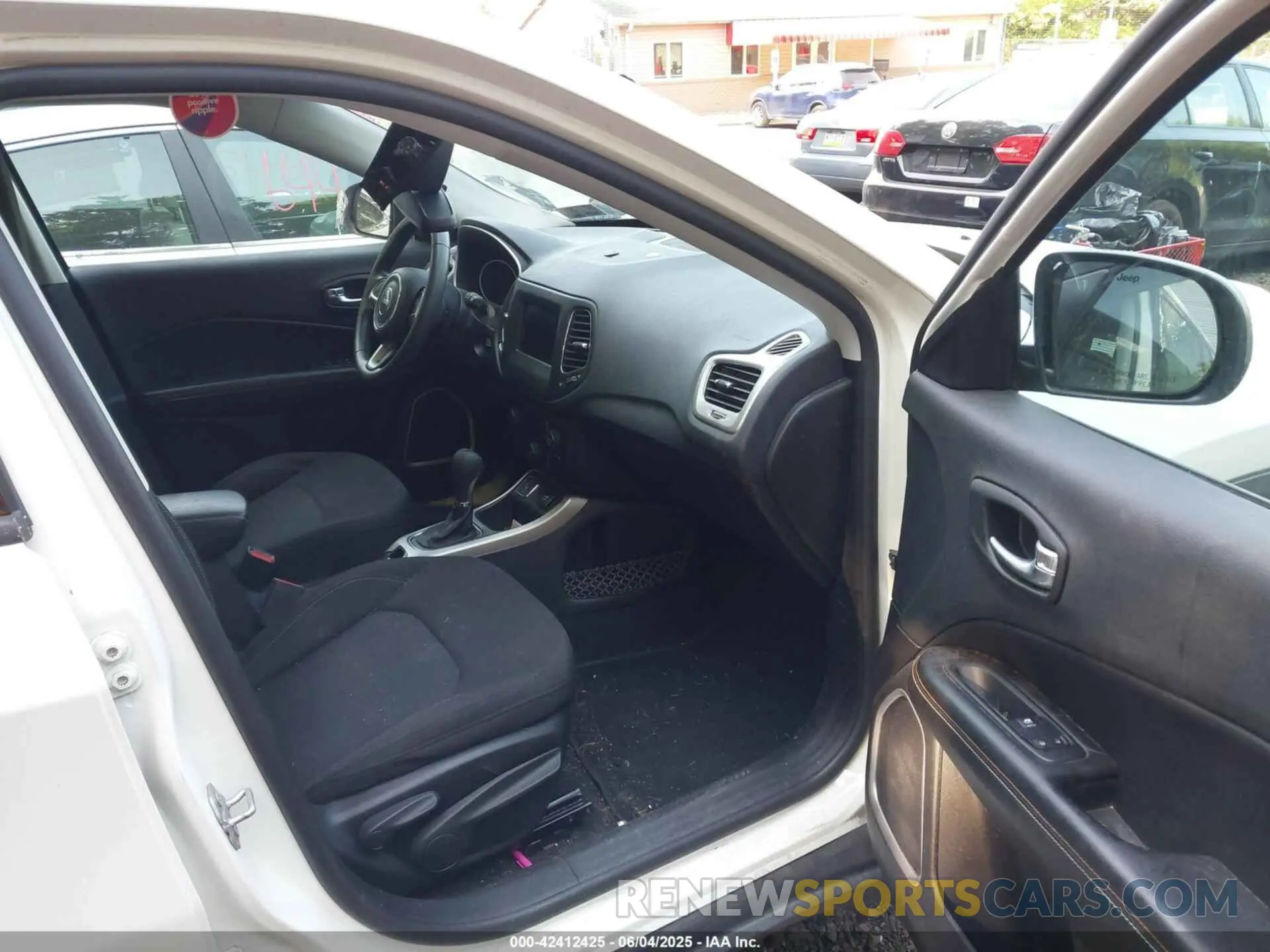 5 Photograph of a damaged car 3C4NJCABXMT560279 JEEP COMPASS 2021