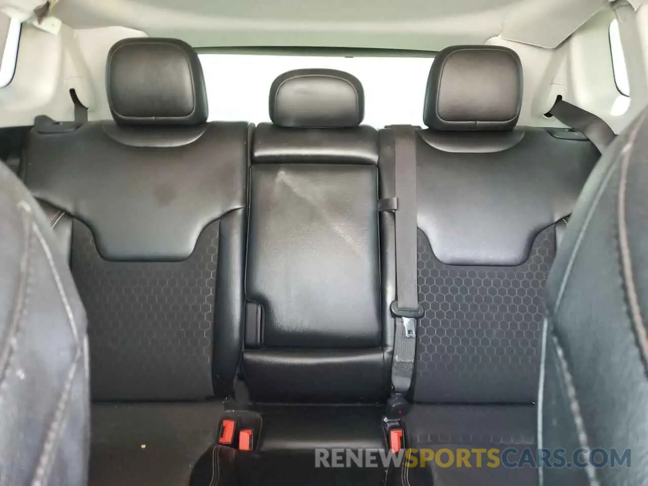 10 Photograph of a damaged car 3C4NJCBB0MT505824 JEEP COMPASS 2021