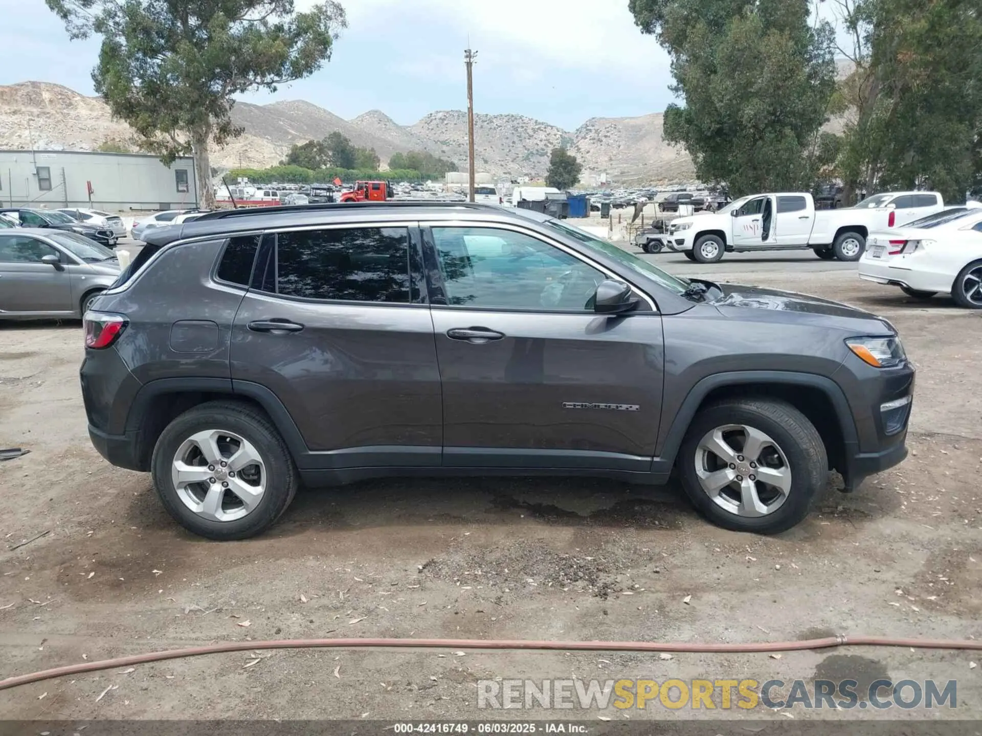 13 Photograph of a damaged car 3C4NJCBB0MT598778 JEEP COMPASS 2021