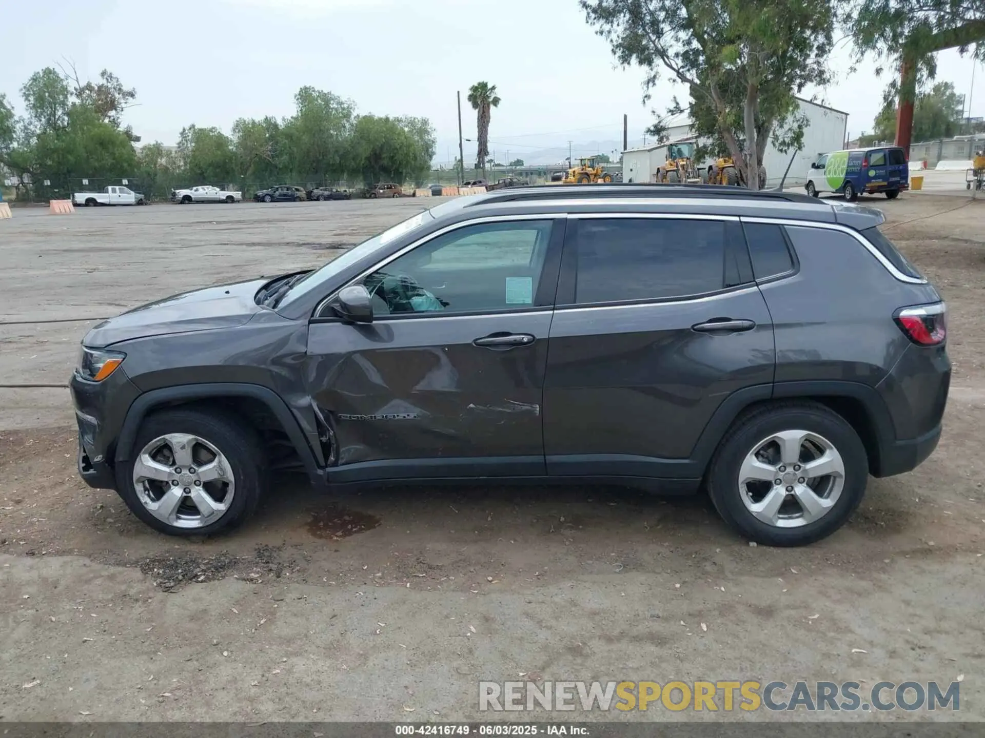 14 Photograph of a damaged car 3C4NJCBB0MT598778 JEEP COMPASS 2021