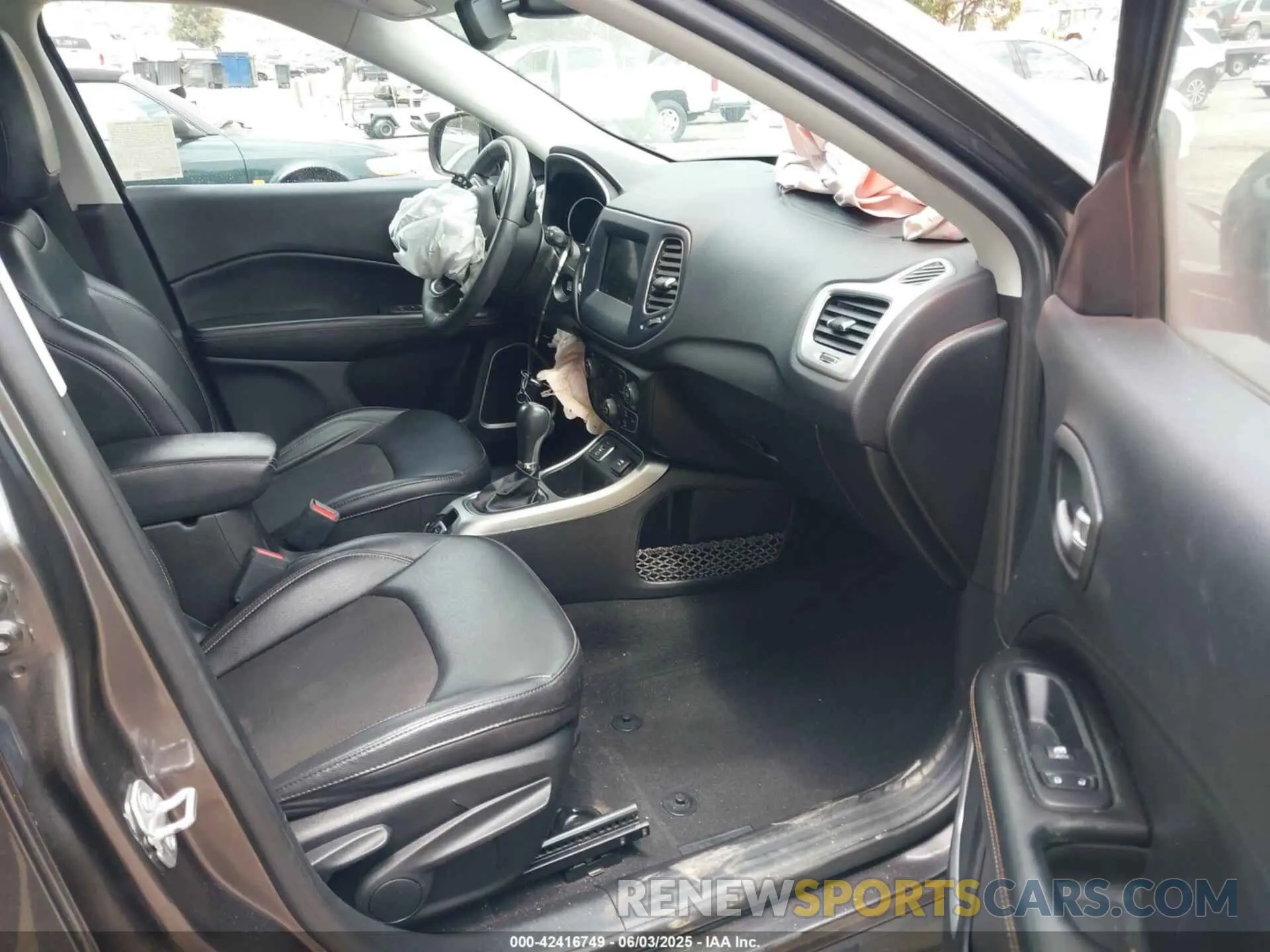 5 Photograph of a damaged car 3C4NJCBB0MT598778 JEEP COMPASS 2021