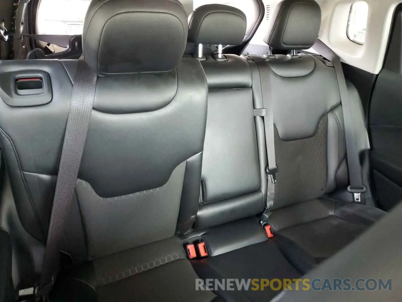 10 Photograph of a damaged car 3C4NJCBB1MT570942 JEEP COMPASS 2021
