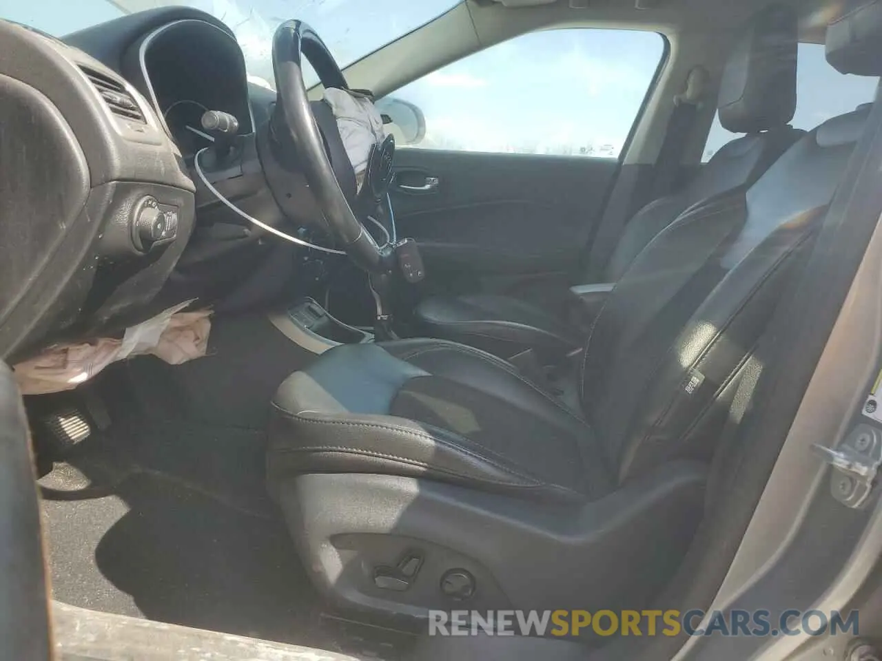 7 Photograph of a damaged car 3C4NJCBB2MT518378 JEEP COMPASS 2021