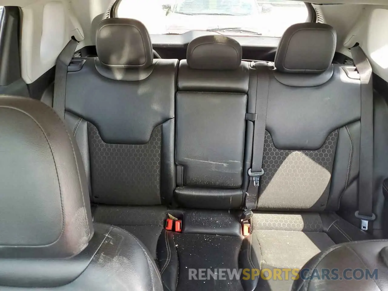 10 Photograph of a damaged car 3C4NJCBB3MT505719 JEEP COMPASS 2021