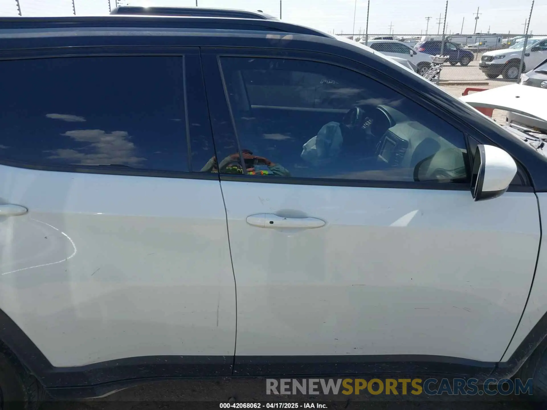 13 Photograph of a damaged car 3C4NJCBB3MT507860 JEEP COMPASS 2021