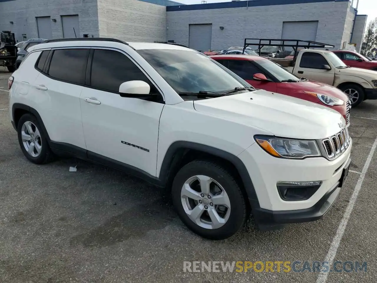 4 Photograph of a damaged car 3C4NJCBB3MT538820 JEEP COMPASS 2021