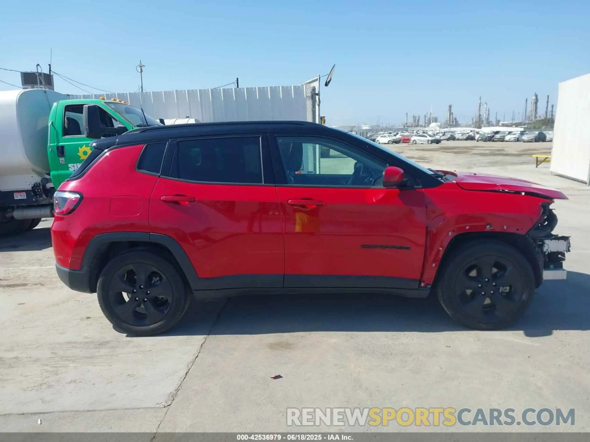14 Photograph of a damaged car 3C4NJCBB3MT560039 JEEP COMPASS 2021