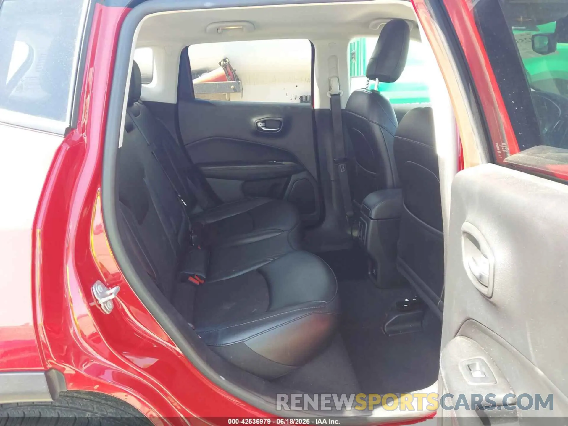 8 Photograph of a damaged car 3C4NJCBB3MT560039 JEEP COMPASS 2021