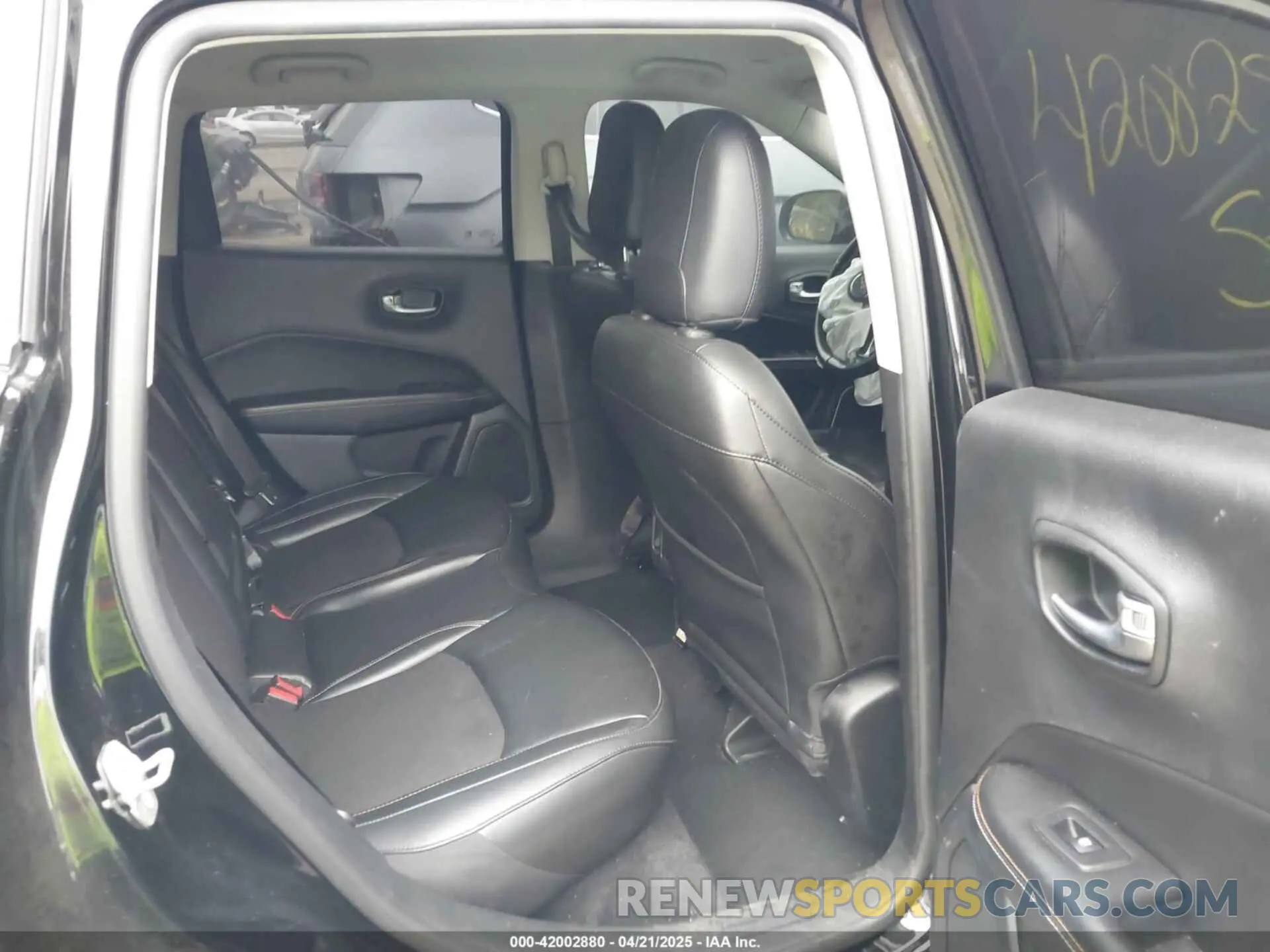 8 Photograph of a damaged car 3C4NJCBB3MT581280 JEEP COMPASS 2021
