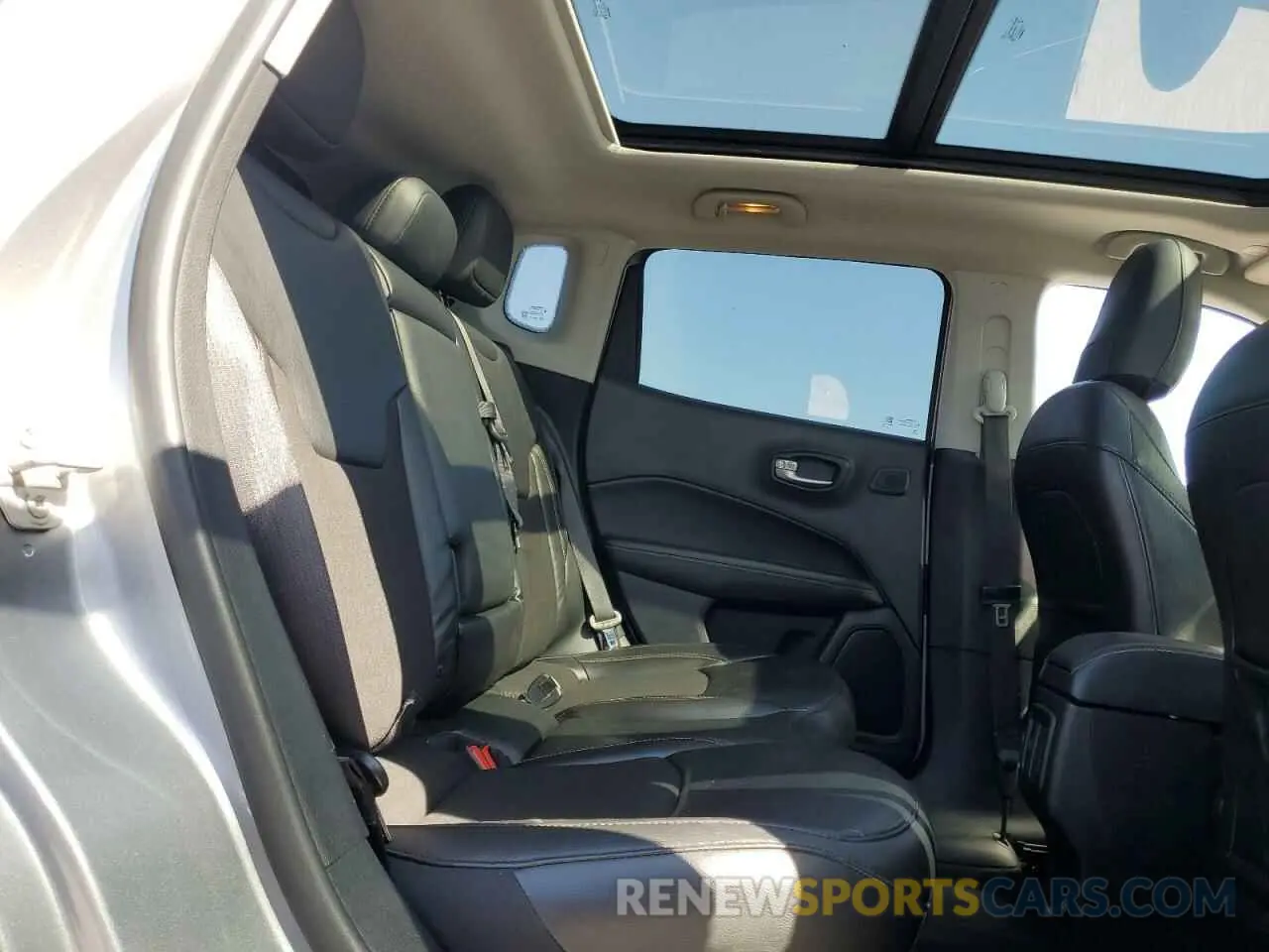 11 Photograph of a damaged car 3C4NJCBB4MT552824 JEEP COMPASS 2021