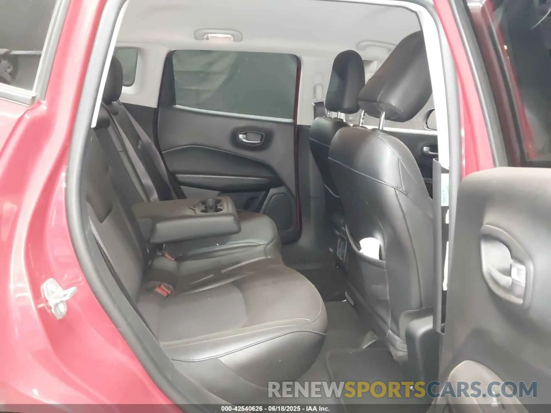 8 Photograph of a damaged car 3C4NJCBB4MT587363 JEEP COMPASS 2021