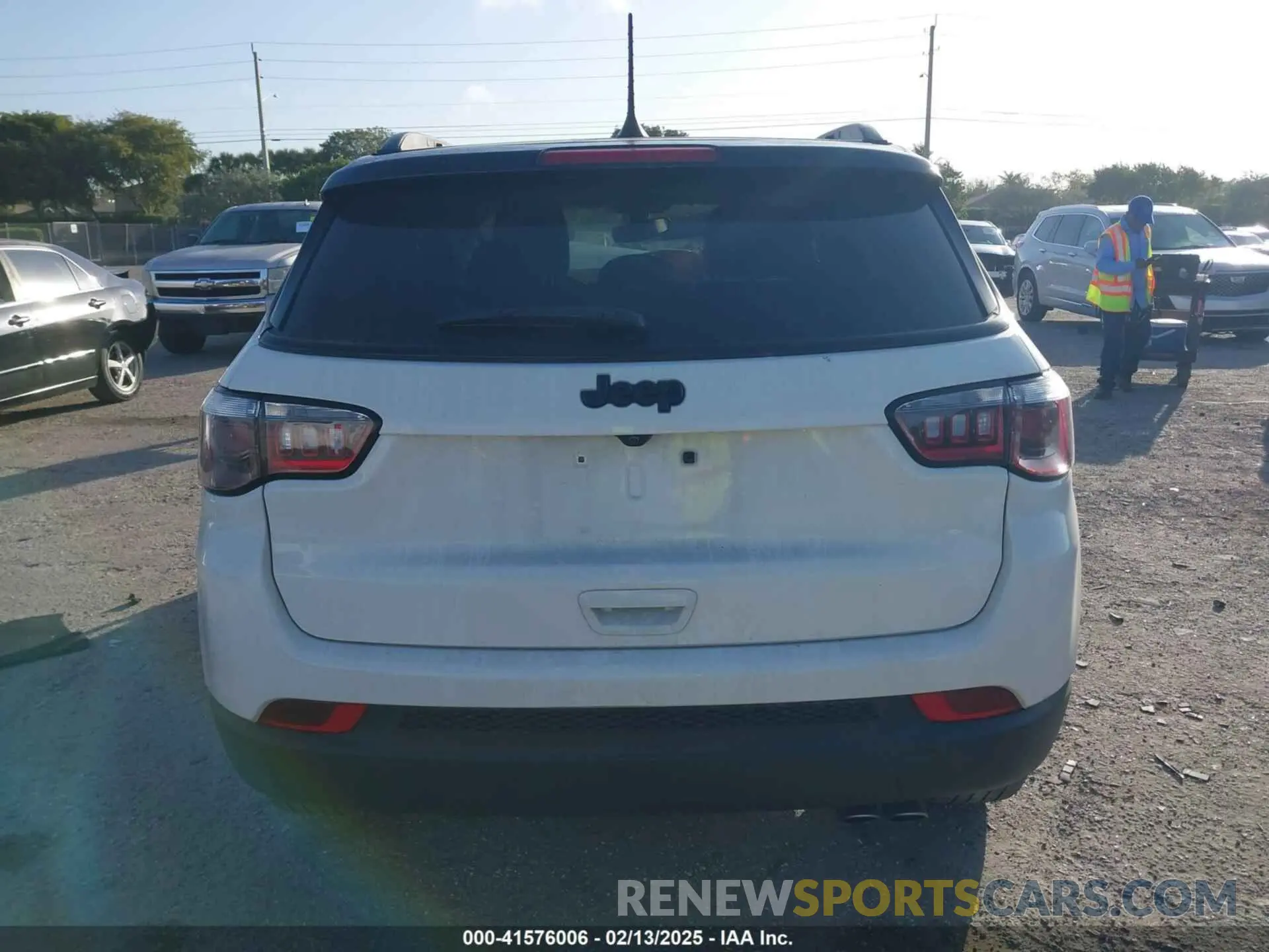 15 Photograph of a damaged car 3C4NJCBB5MT502126 JEEP COMPASS 2021