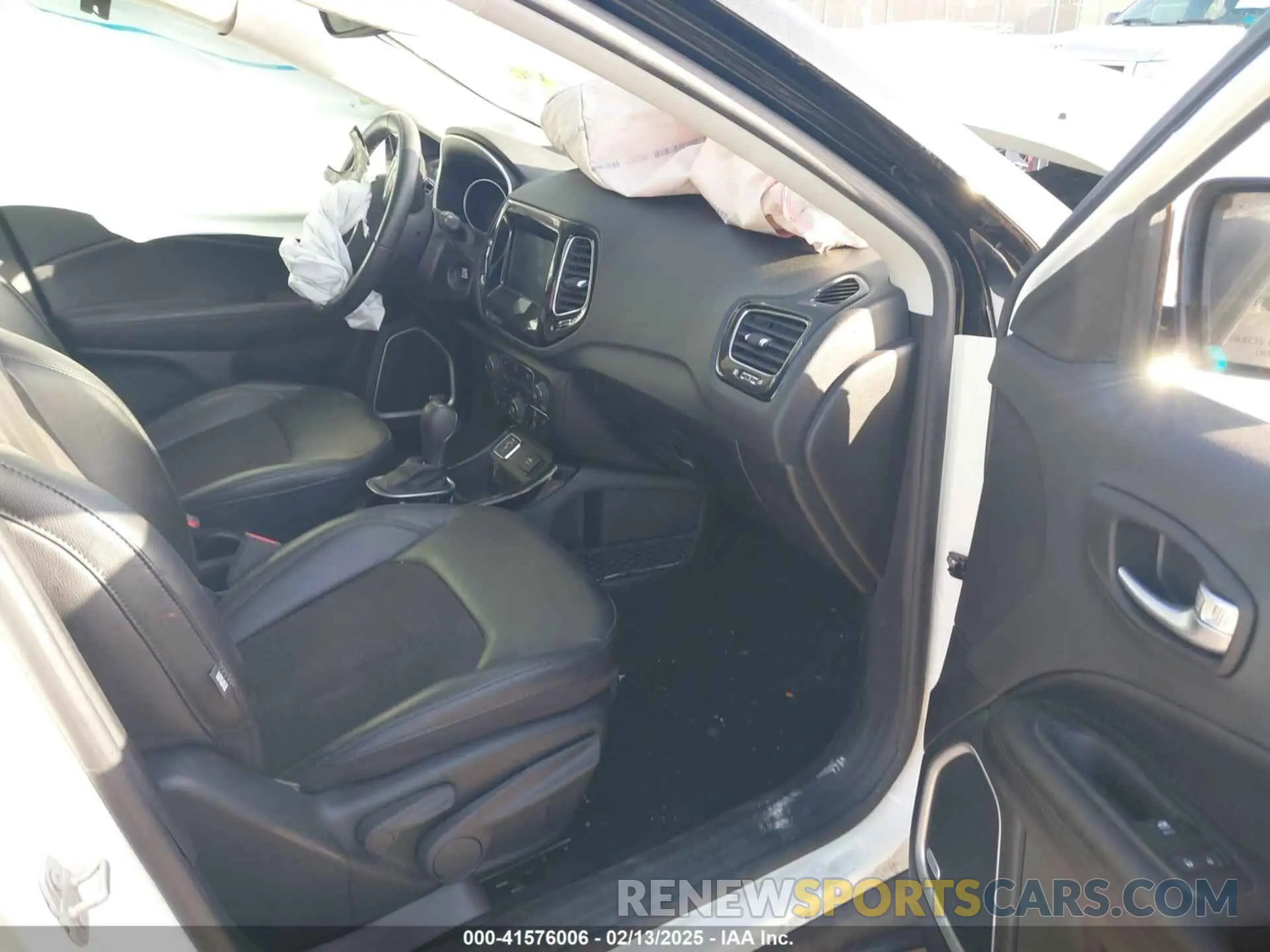 5 Photograph of a damaged car 3C4NJCBB5MT502126 JEEP COMPASS 2021