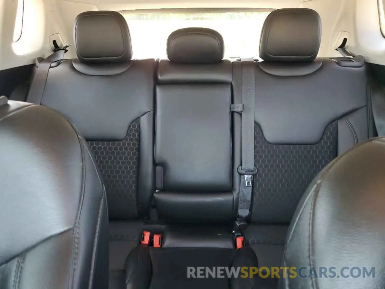 10 Photograph of a damaged car 3C4NJCBB5MT573763 JEEP COMPASS 2021