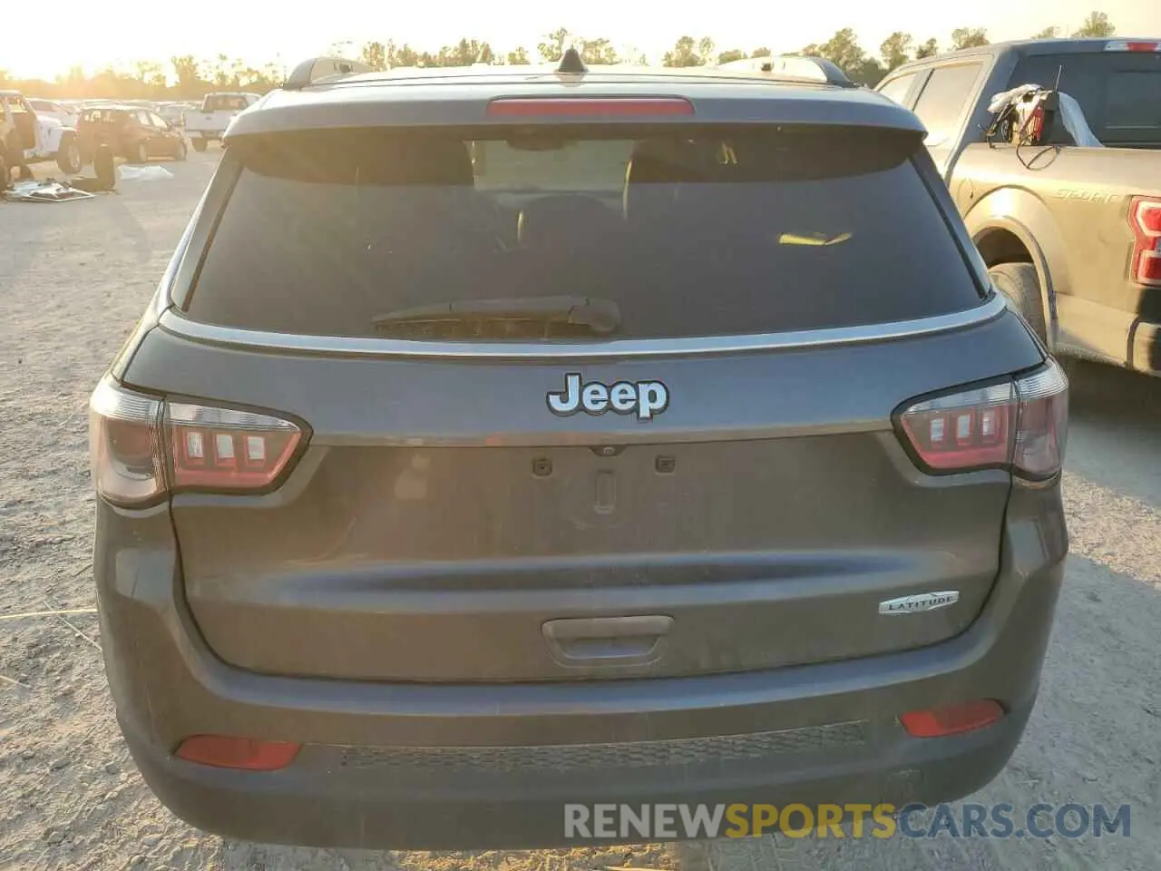 6 Photograph of a damaged car 3C4NJCBB5MT592636 JEEP COMPASS 2021