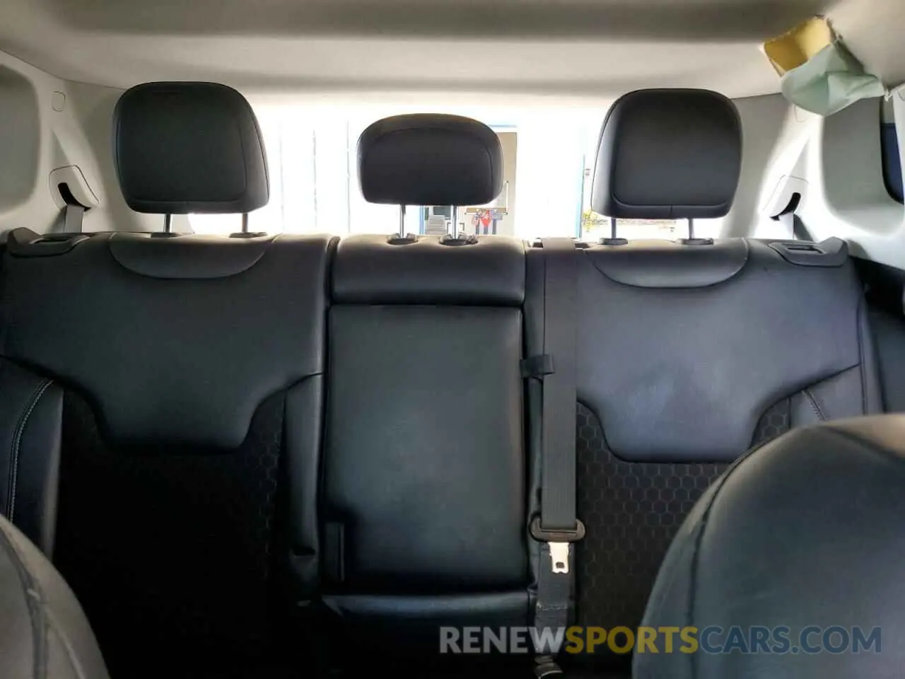 10 Photograph of a damaged car 3C4NJCBB6MT552825 JEEP COMPASS 2021