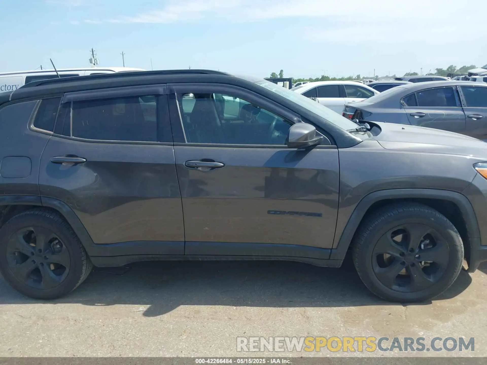 13 Photograph of a damaged car 3C4NJCBB7MT527321 JEEP COMPASS 2021