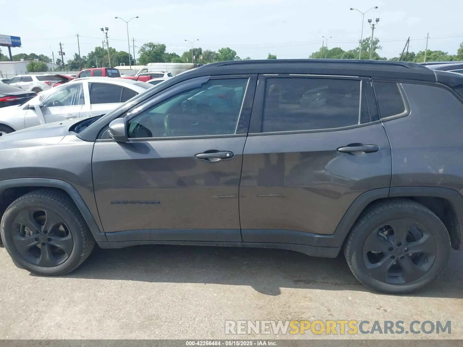 14 Photograph of a damaged car 3C4NJCBB7MT527321 JEEP COMPASS 2021