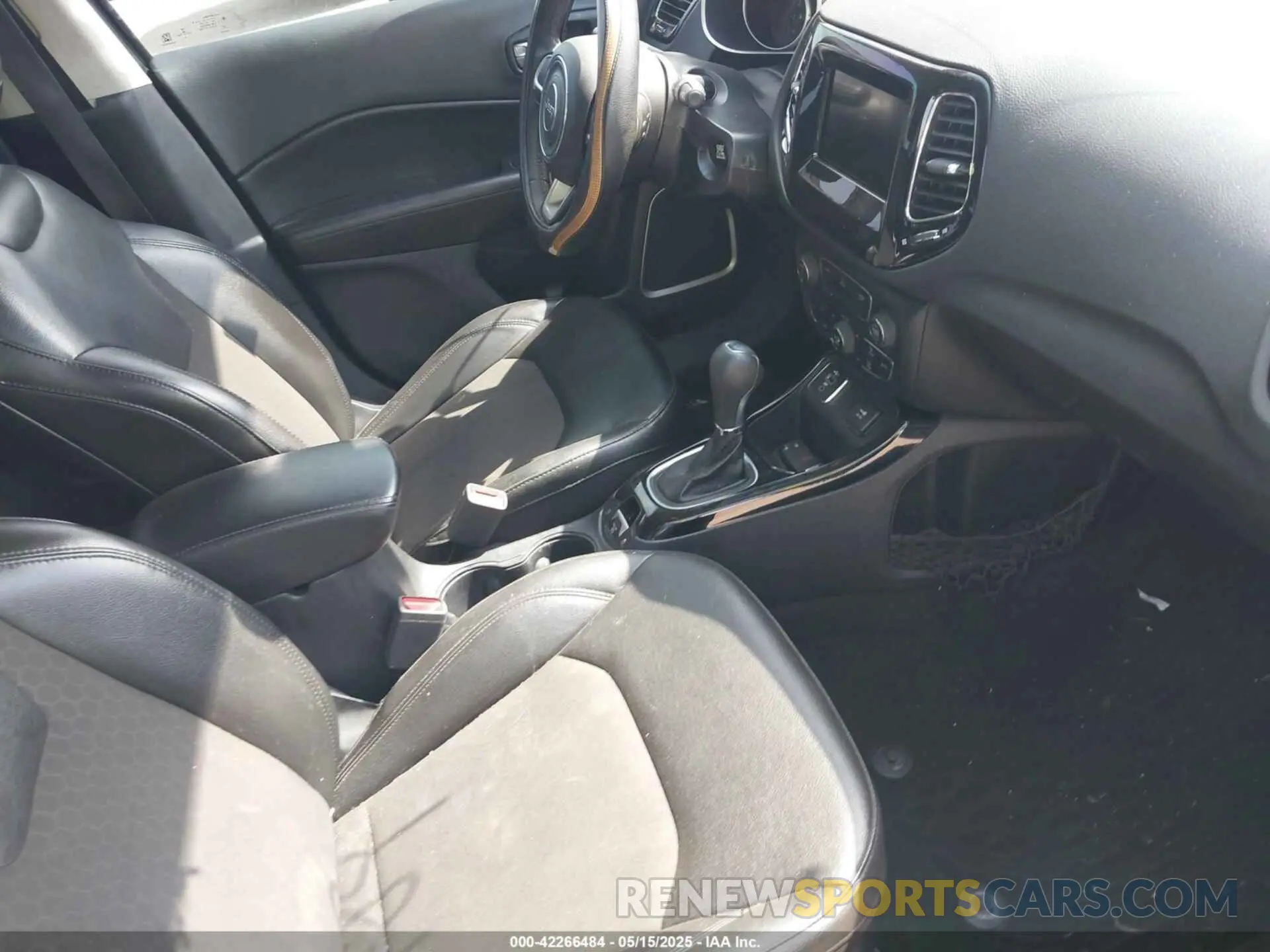 5 Photograph of a damaged car 3C4NJCBB7MT527321 JEEP COMPASS 2021