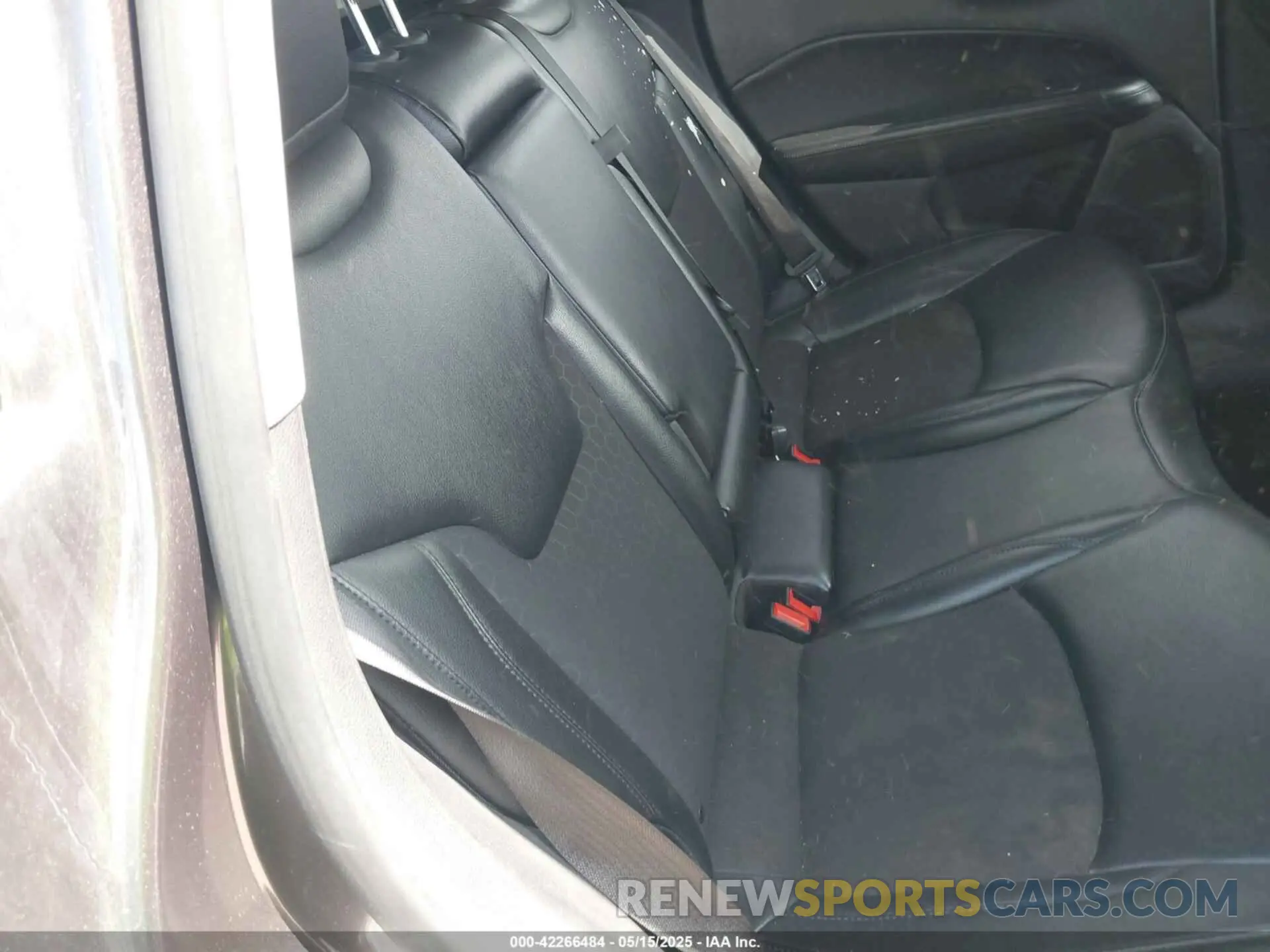 8 Photograph of a damaged car 3C4NJCBB7MT527321 JEEP COMPASS 2021