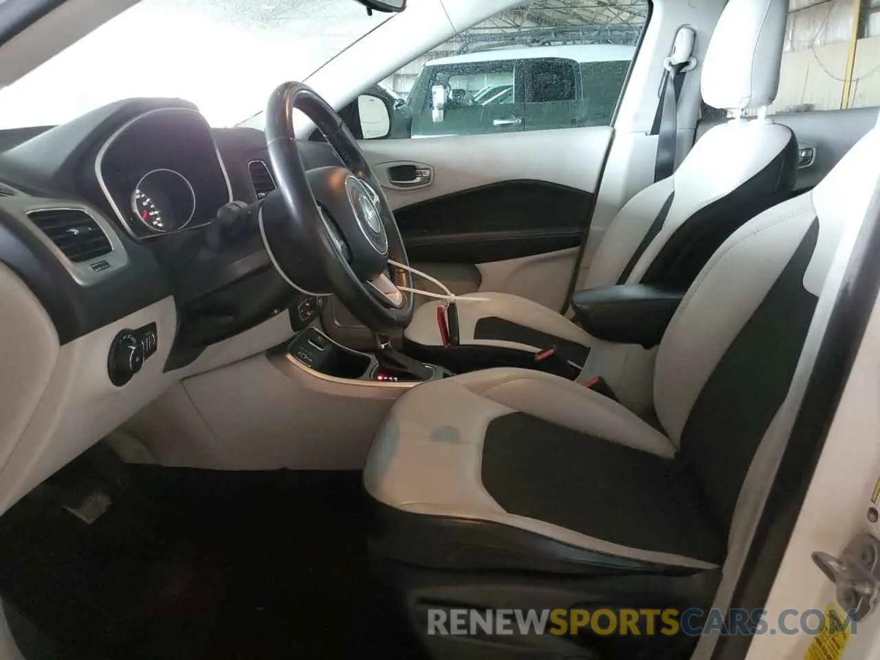 8 Photograph of a damaged car 3C4NJCBB7MT571349 JEEP COMPASS 2021