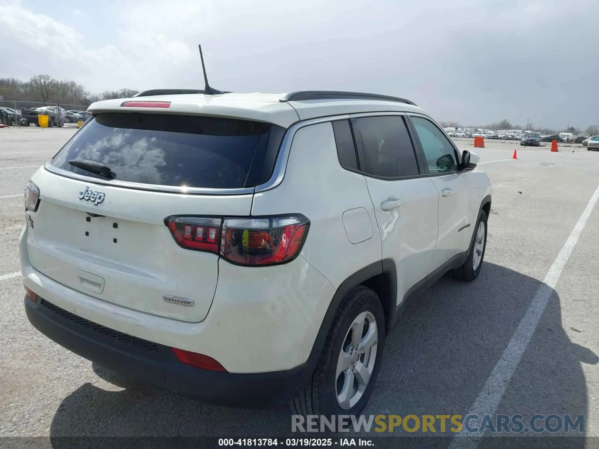 4 Photograph of a damaged car 3C4NJCBB7MT580777 JEEP COMPASS 2021