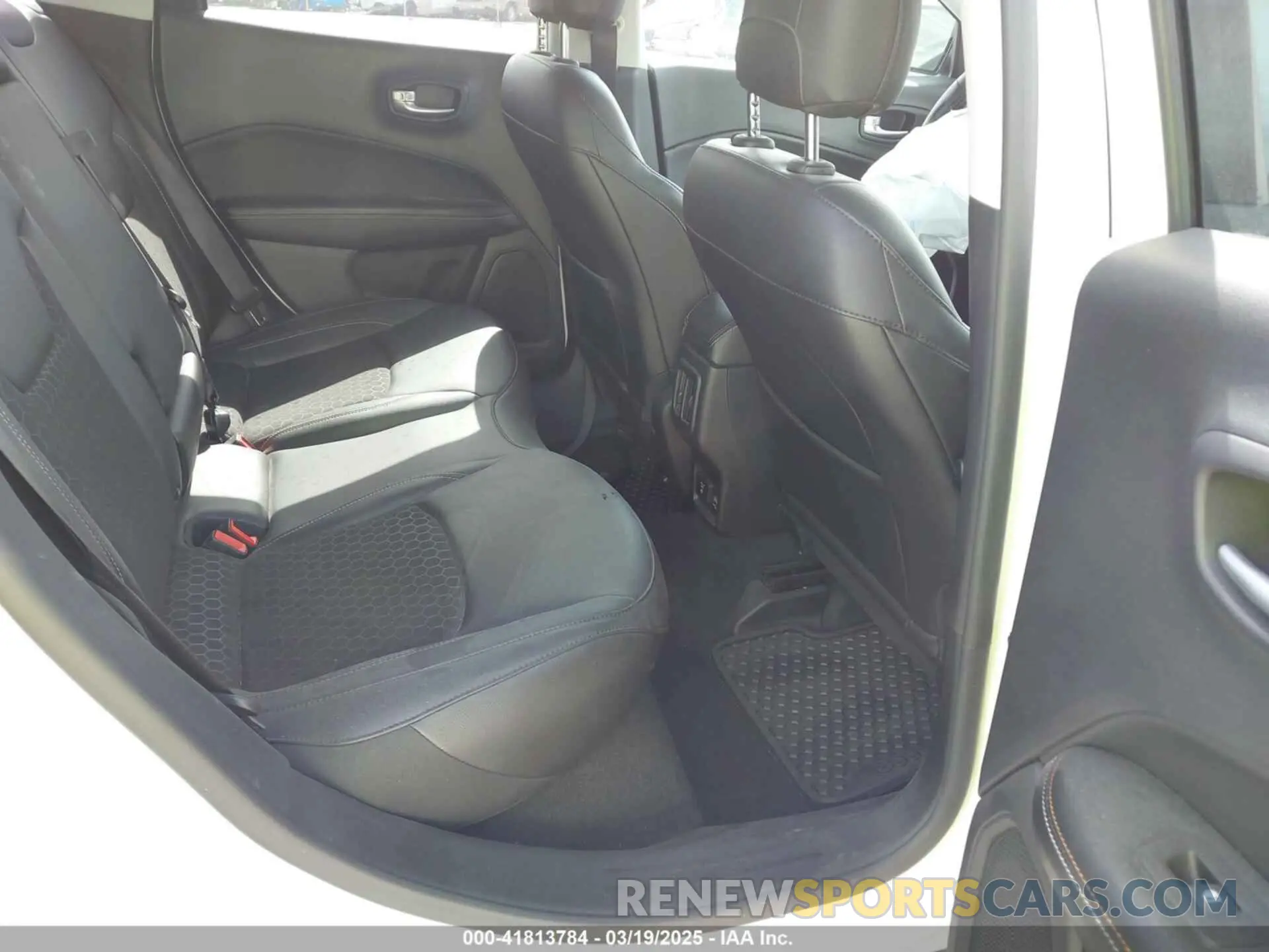 8 Photograph of a damaged car 3C4NJCBB7MT580777 JEEP COMPASS 2021