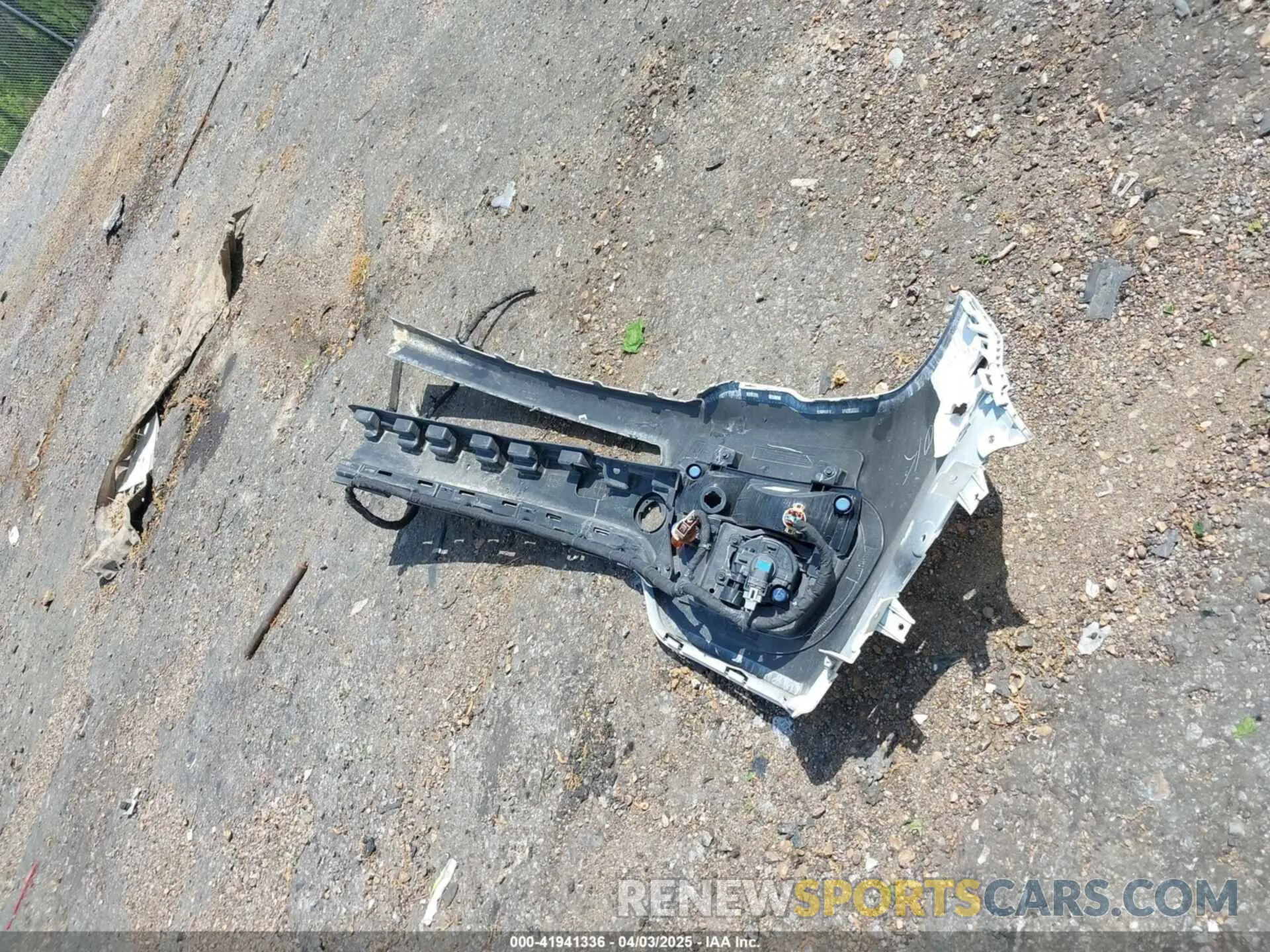 11 Photograph of a damaged car 3C4NJCBB8MT531586 JEEP COMPASS 2021