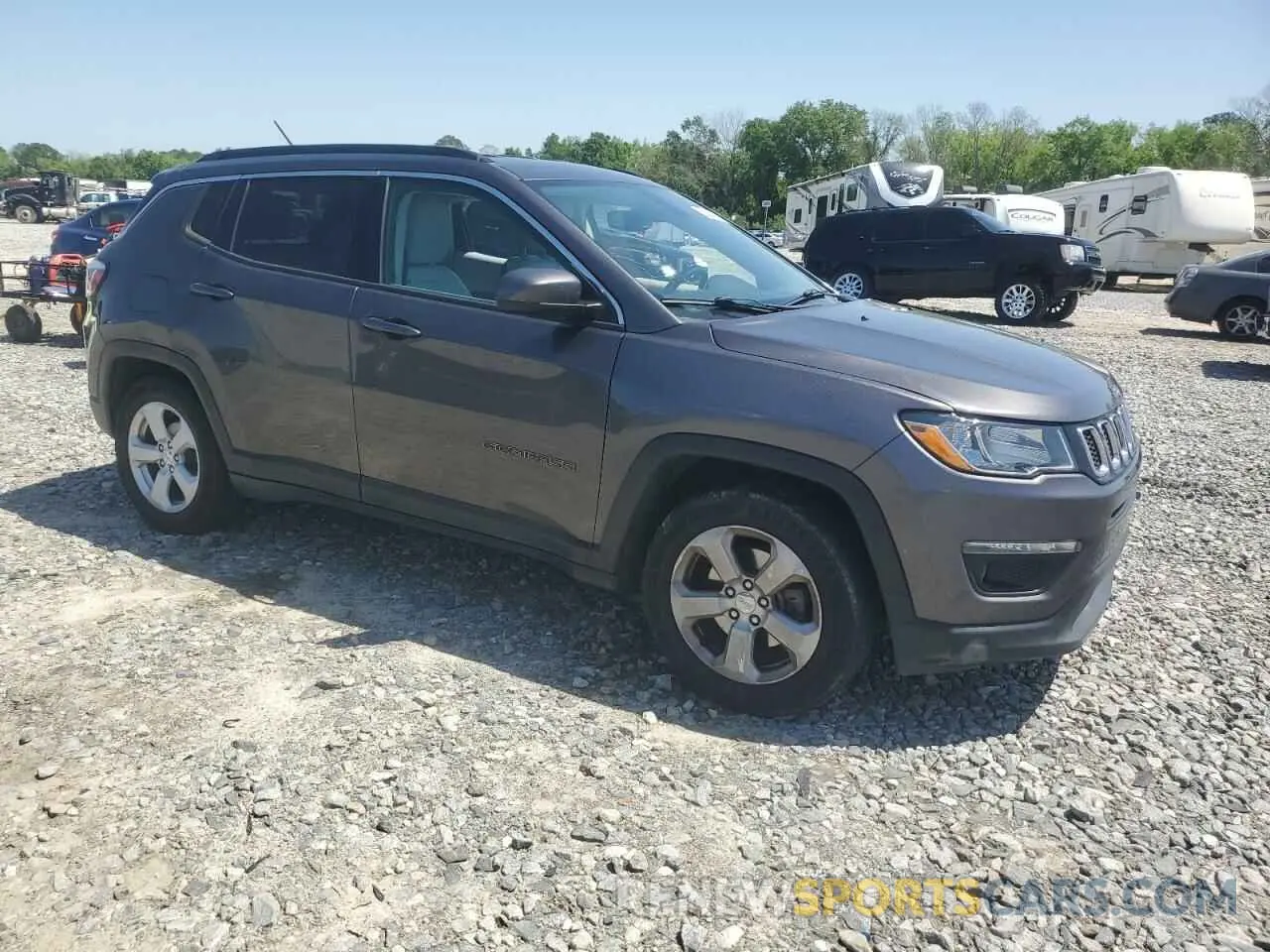 4 Photograph of a damaged car 3C4NJCBB9MT538952 JEEP COMPASS 2021
