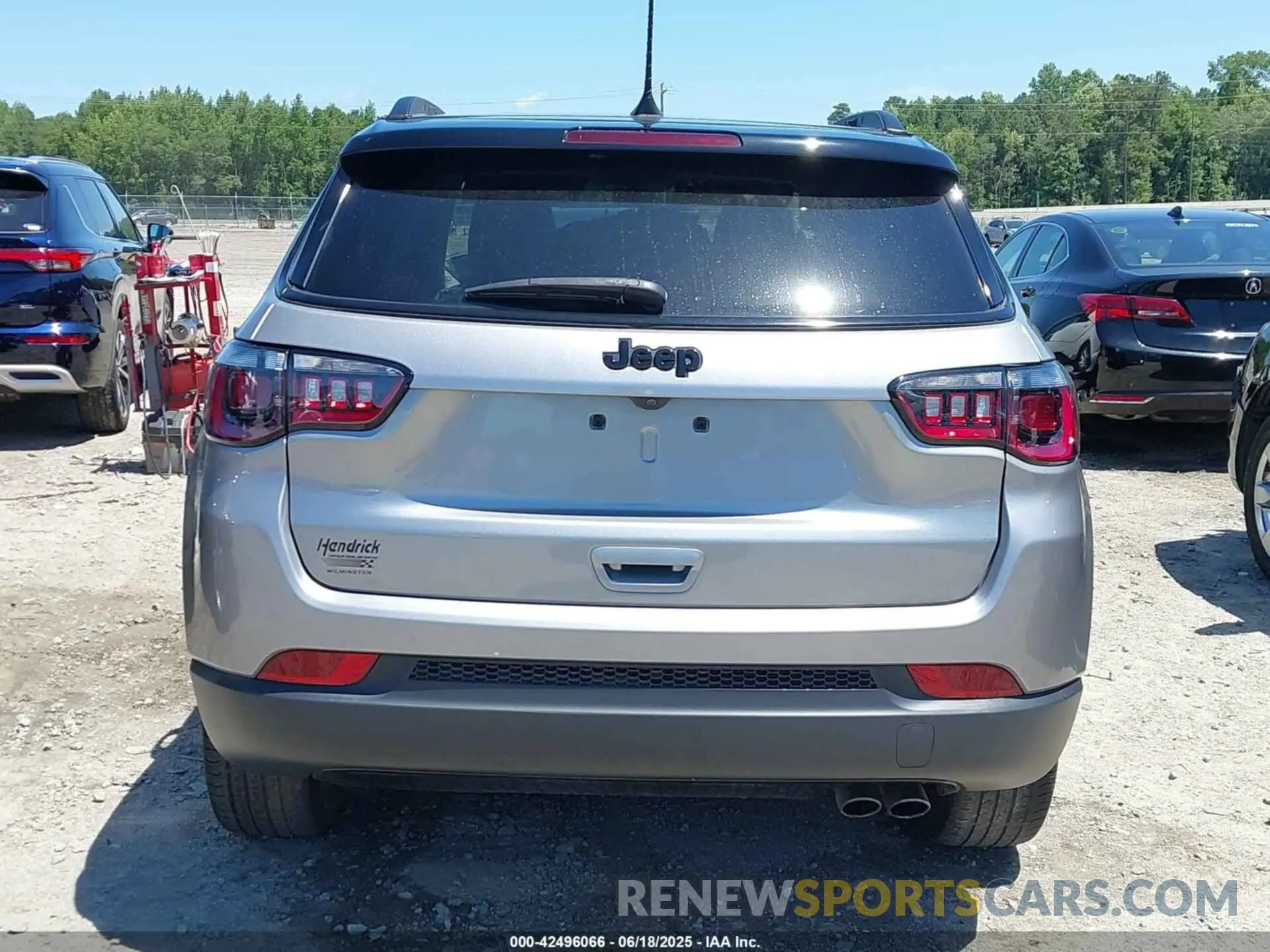 16 Photograph of a damaged car 3C4NJCBBXMT532335 JEEP COMPASS 2021