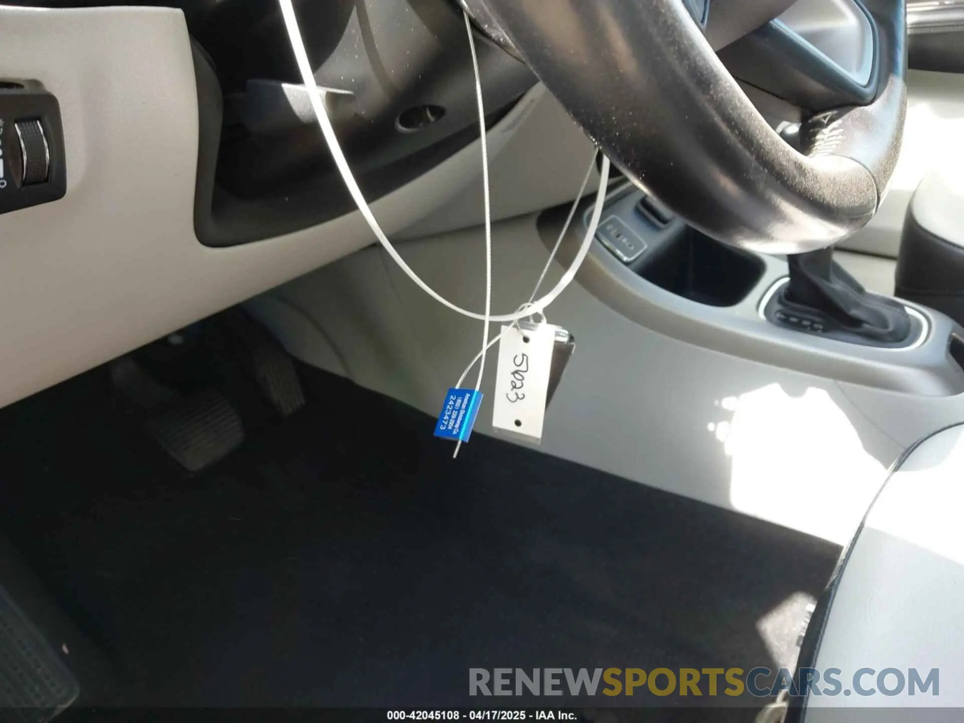 11 Photograph of a damaged car 3C4NJCBBXMT563942 JEEP COMPASS 2021