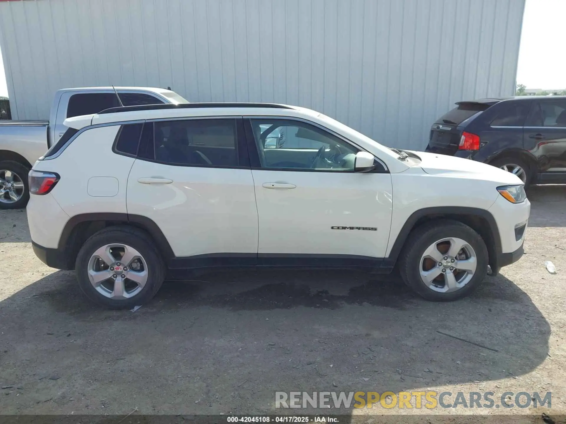 13 Photograph of a damaged car 3C4NJCBBXMT563942 JEEP COMPASS 2021