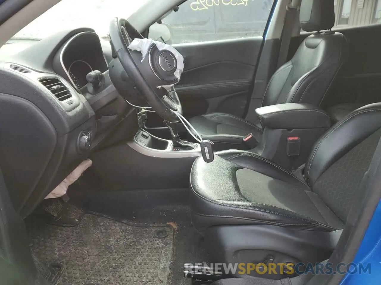 7 Photograph of a damaged car 3C4NJCBBXMT570986 JEEP COMPASS 2021