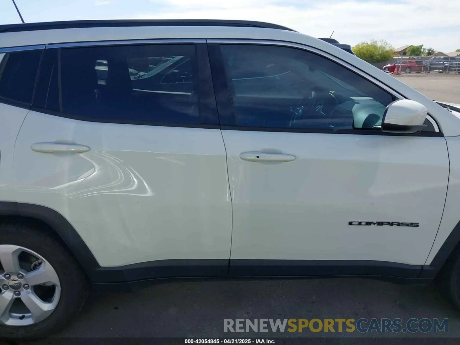 13 Photograph of a damaged car 3C4NJCBBXMT581213 JEEP COMPASS 2021