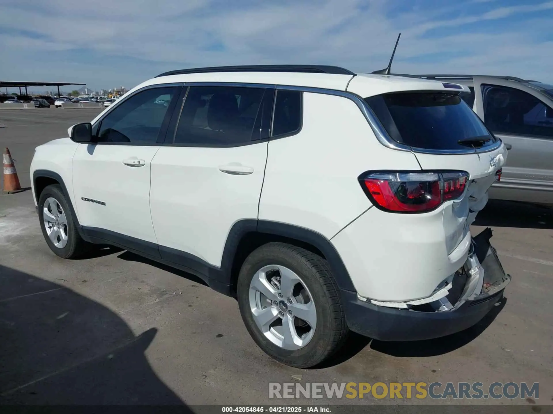 3 Photograph of a damaged car 3C4NJCBBXMT581213 JEEP COMPASS 2021
