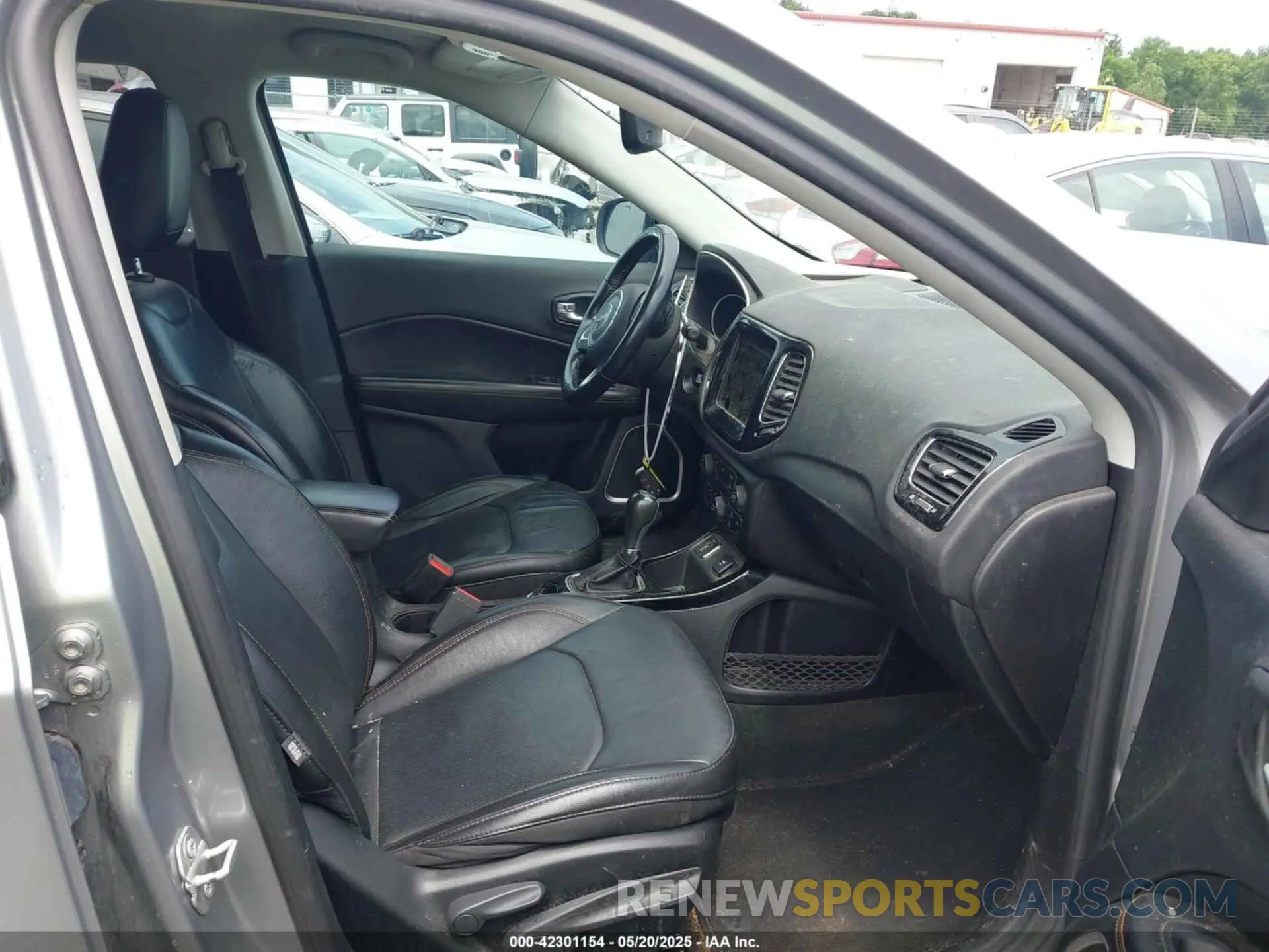 5 Photograph of a damaged car 3C4NJCCB0MT573569 JEEP COMPASS 2021