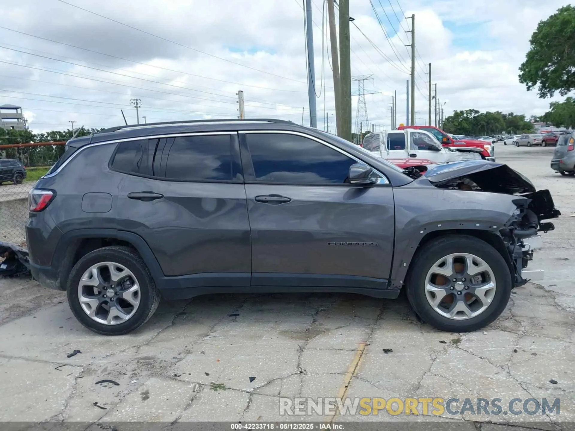 14 Photograph of a damaged car 3C4NJCCB9MT573621 JEEP COMPASS 2021