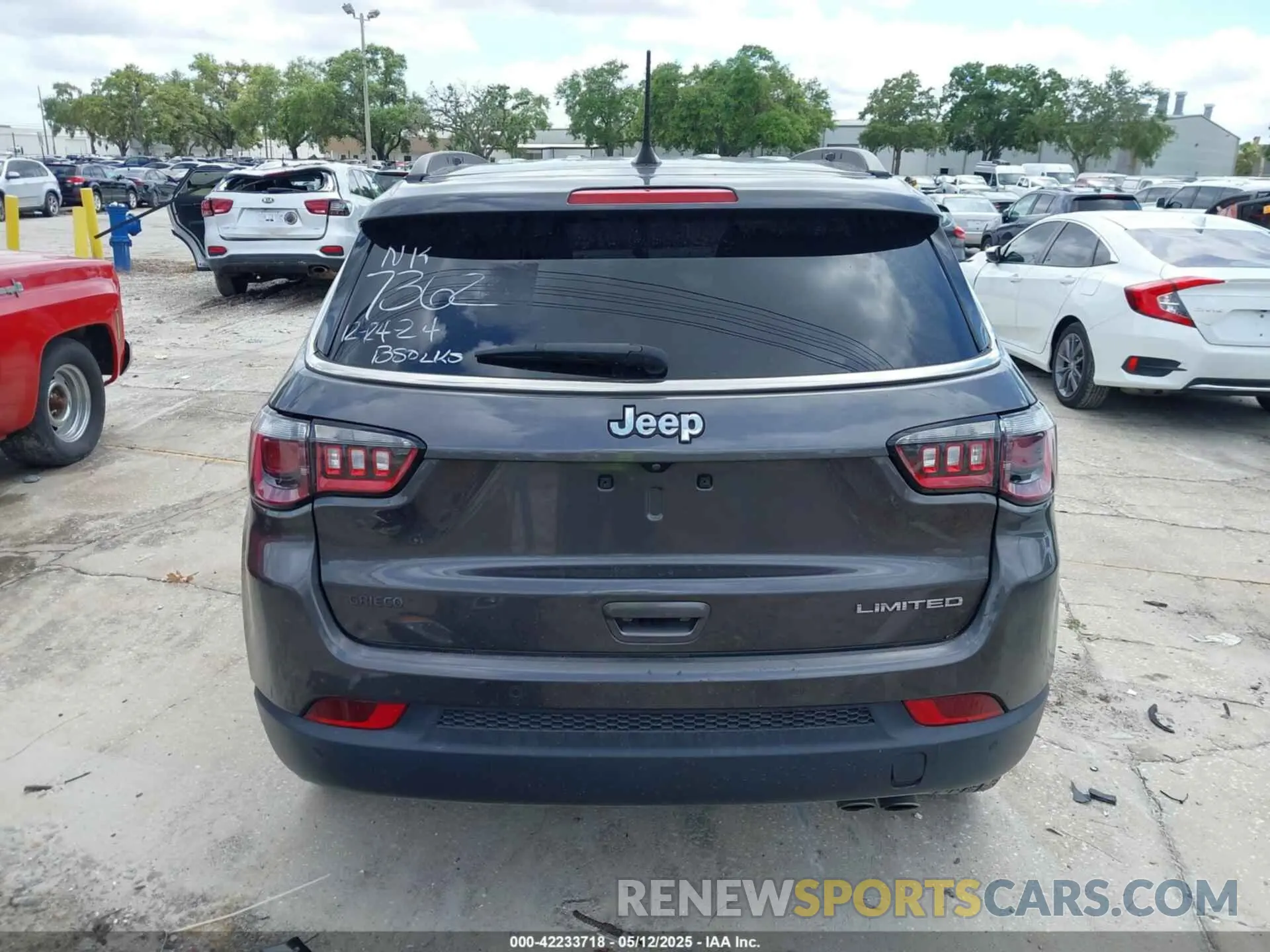 17 Photograph of a damaged car 3C4NJCCB9MT573621 JEEP COMPASS 2021