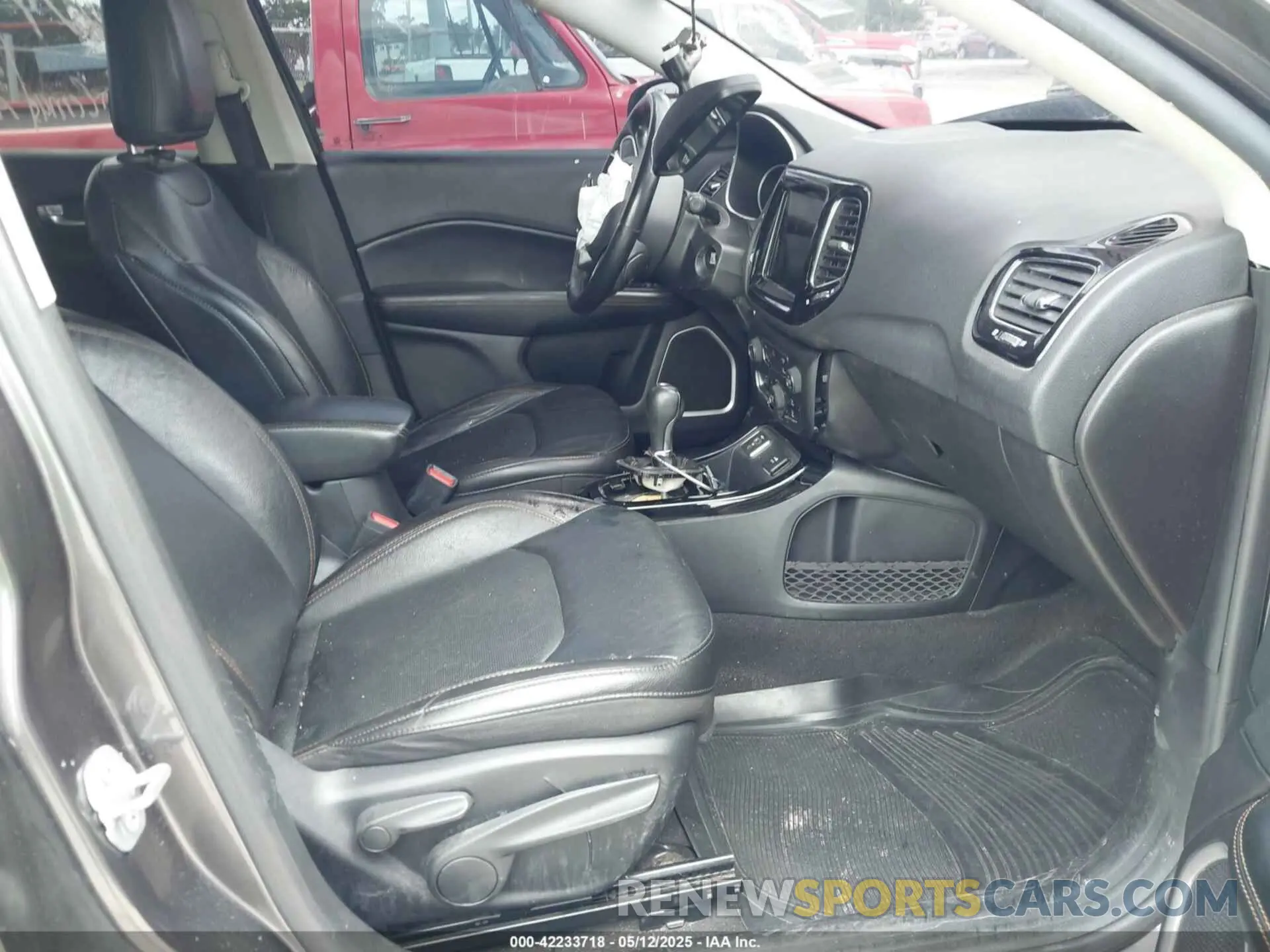 5 Photograph of a damaged car 3C4NJCCB9MT573621 JEEP COMPASS 2021