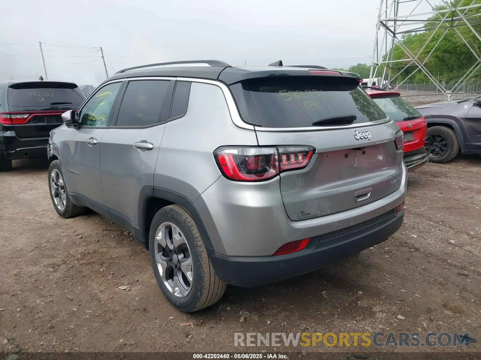 3 Photograph of a damaged car 3C4NJCCB9MT588894 JEEP COMPASS 2021