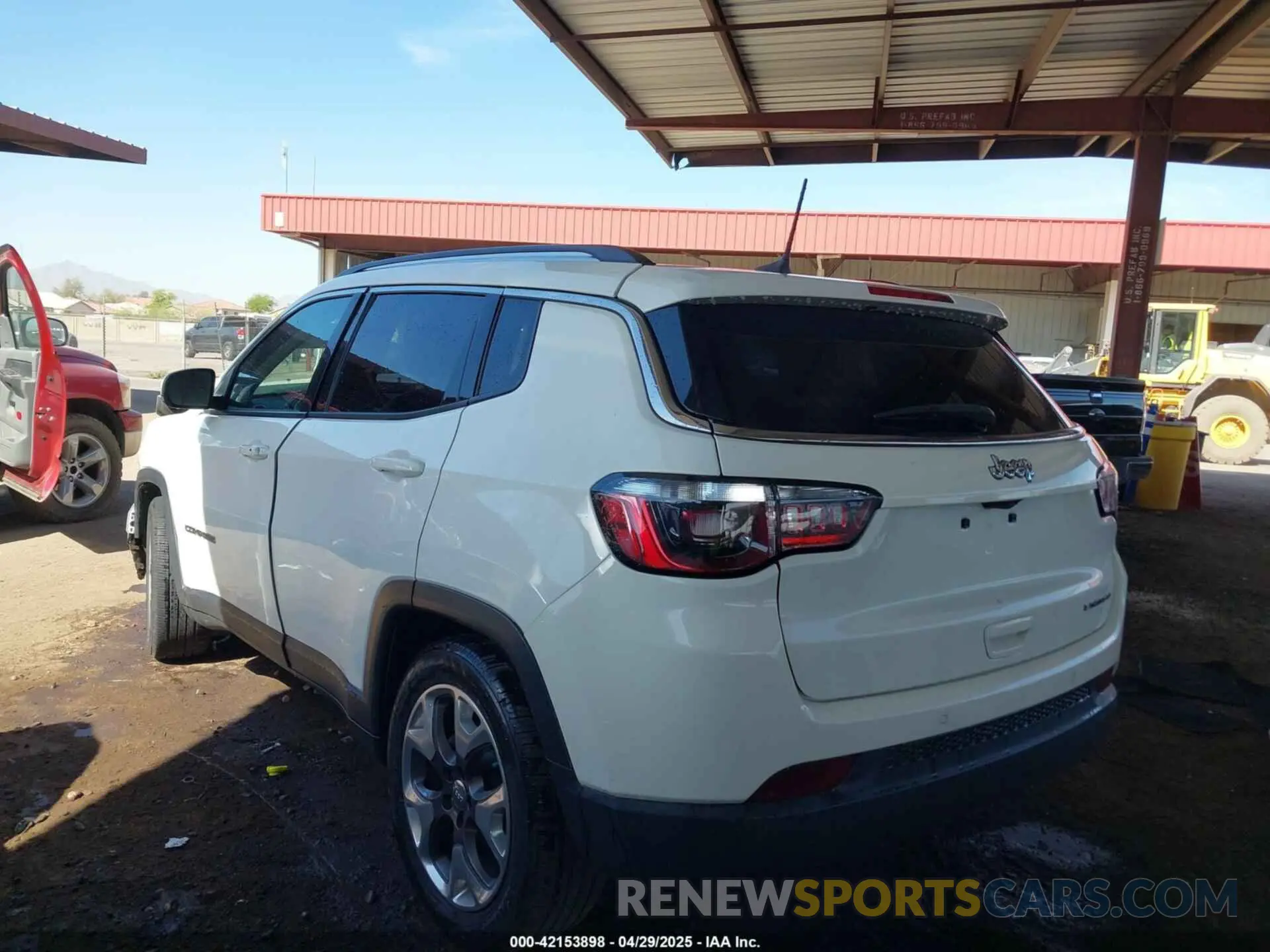 3 Photograph of a damaged car 3C4NJCCBXMT511497 JEEP COMPASS 2021