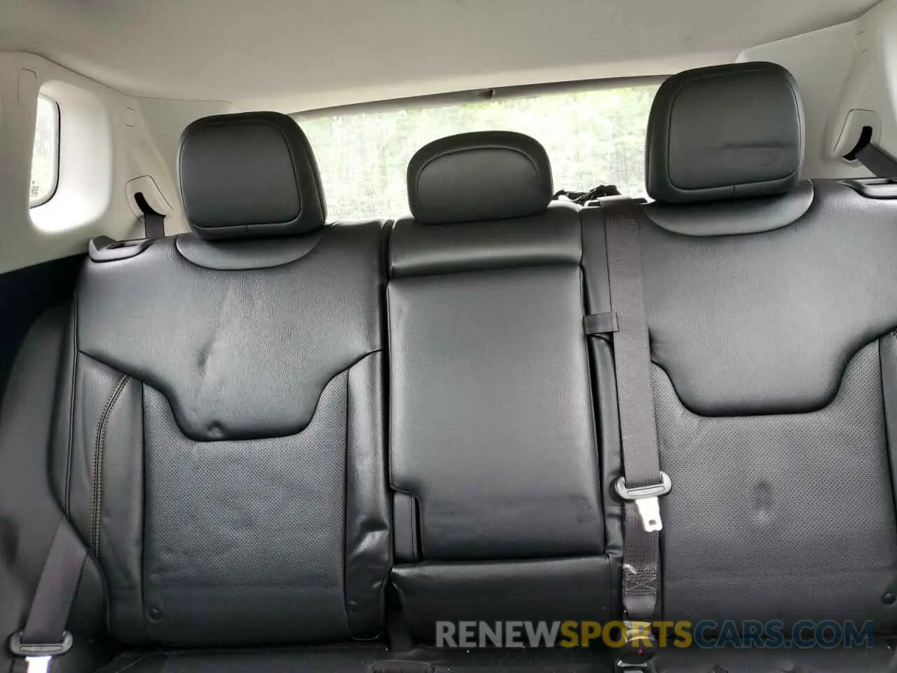 10 Photograph of a damaged car 3C4NJCCBXMT573465 JEEP COMPASS 2021
