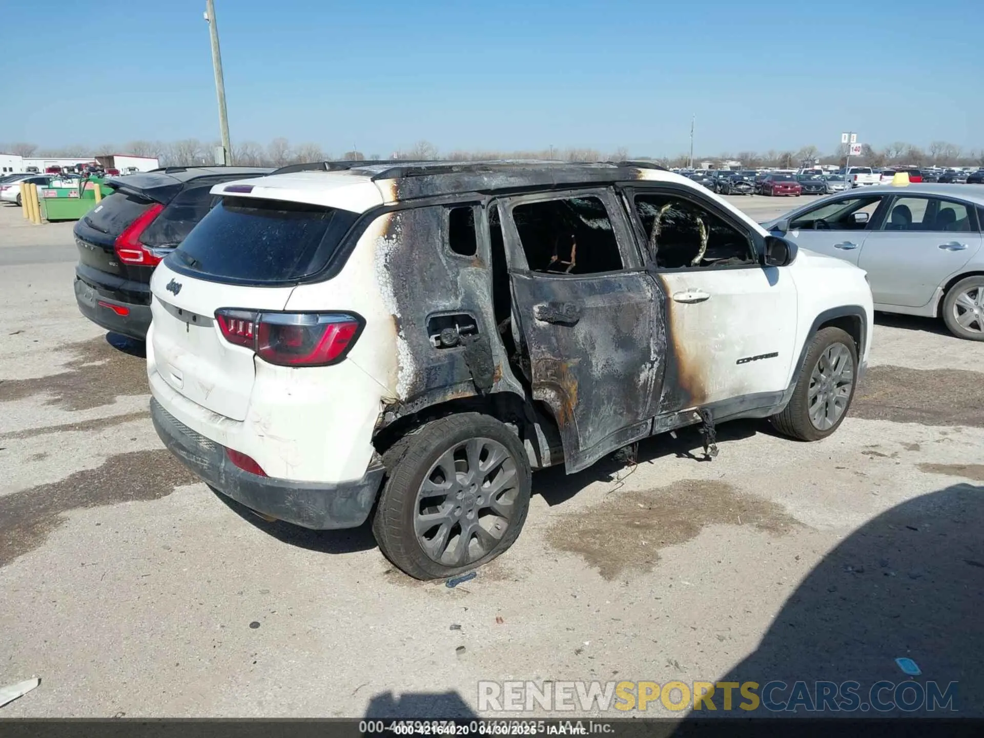4 Photograph of a damaged car 3C4NJCEB0MT545770 JEEP COMPASS 2021
