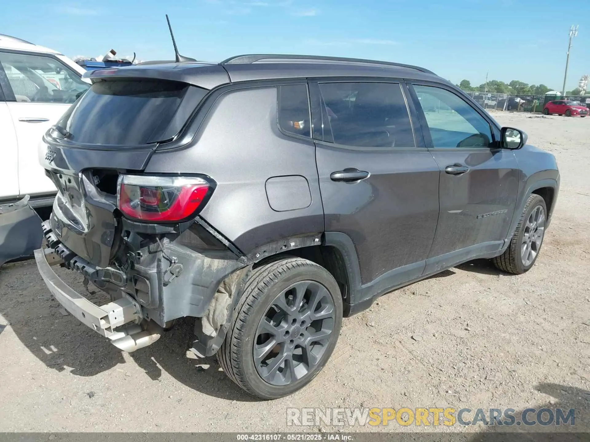 4 Photograph of a damaged car 3C4NJCEB0MT604218 JEEP COMPASS 2021
