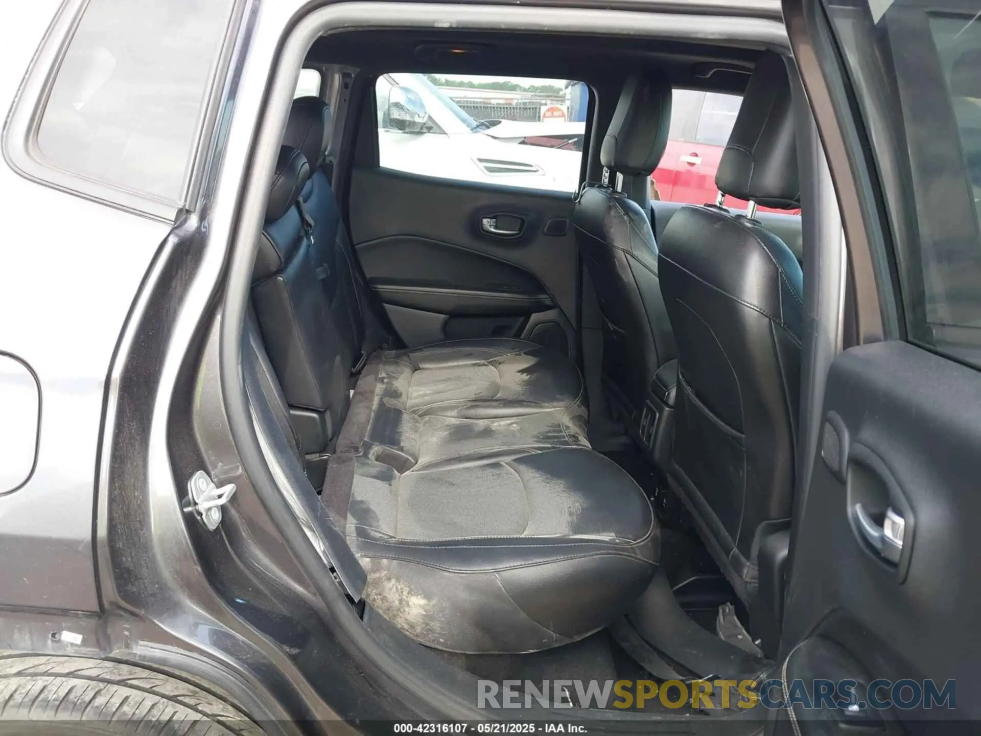 8 Photograph of a damaged car 3C4NJCEB0MT604218 JEEP COMPASS 2021