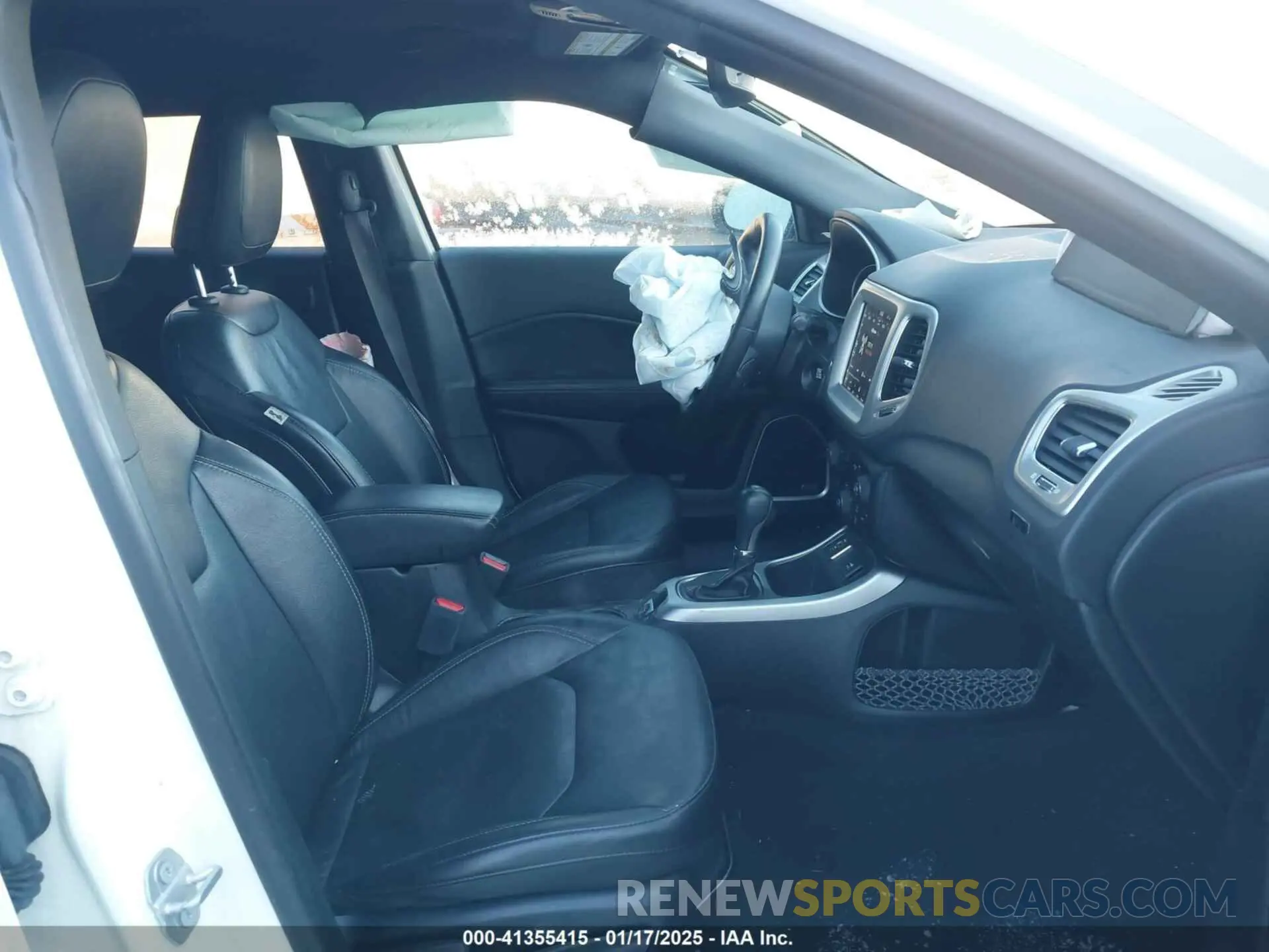 5 Photograph of a damaged car 3C4NJCEB4MT518183 JEEP COMPASS 2021