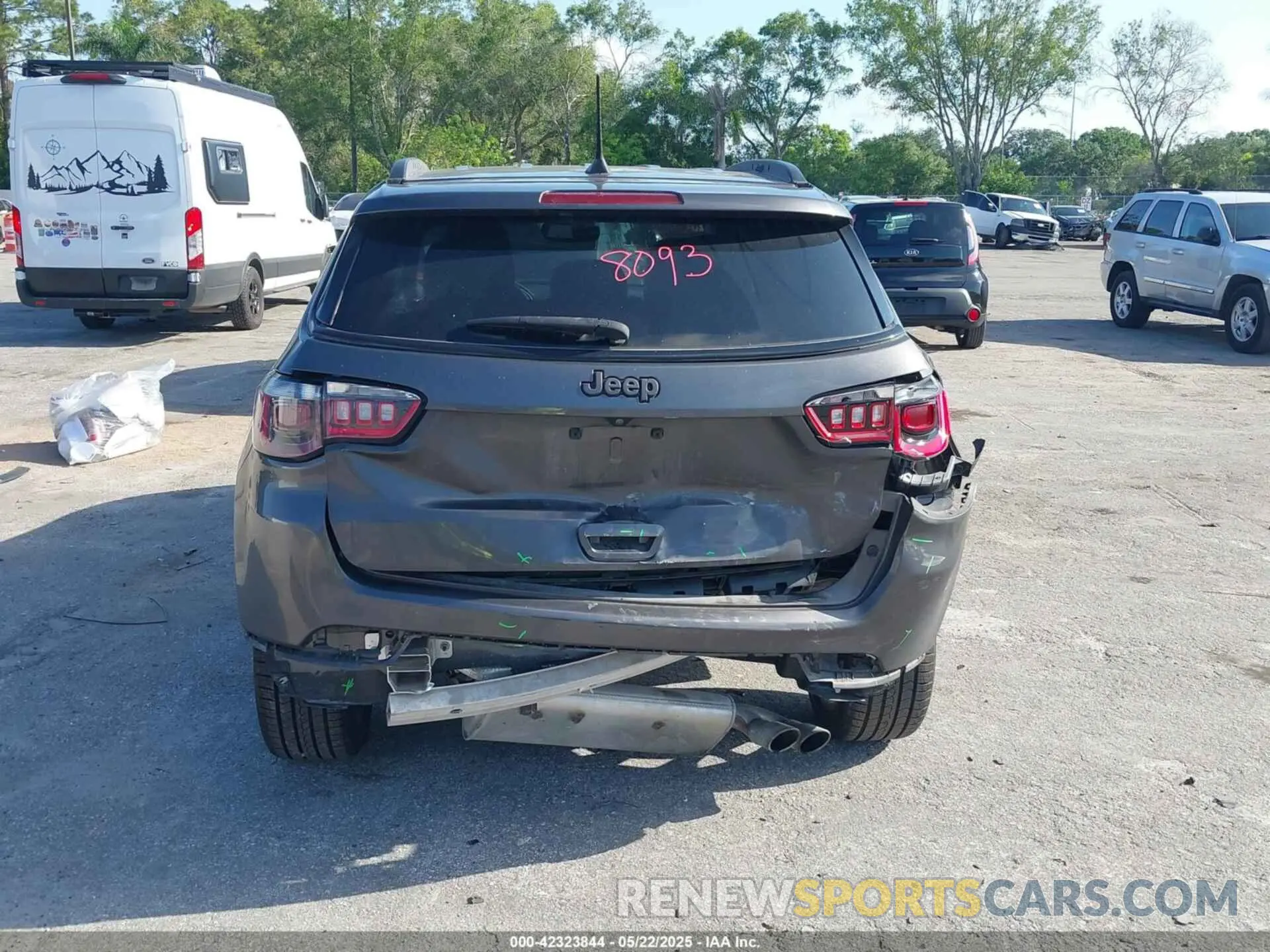 17 Photograph of a damaged car 3C4NJCEB4MT564077 JEEP COMPASS 2021