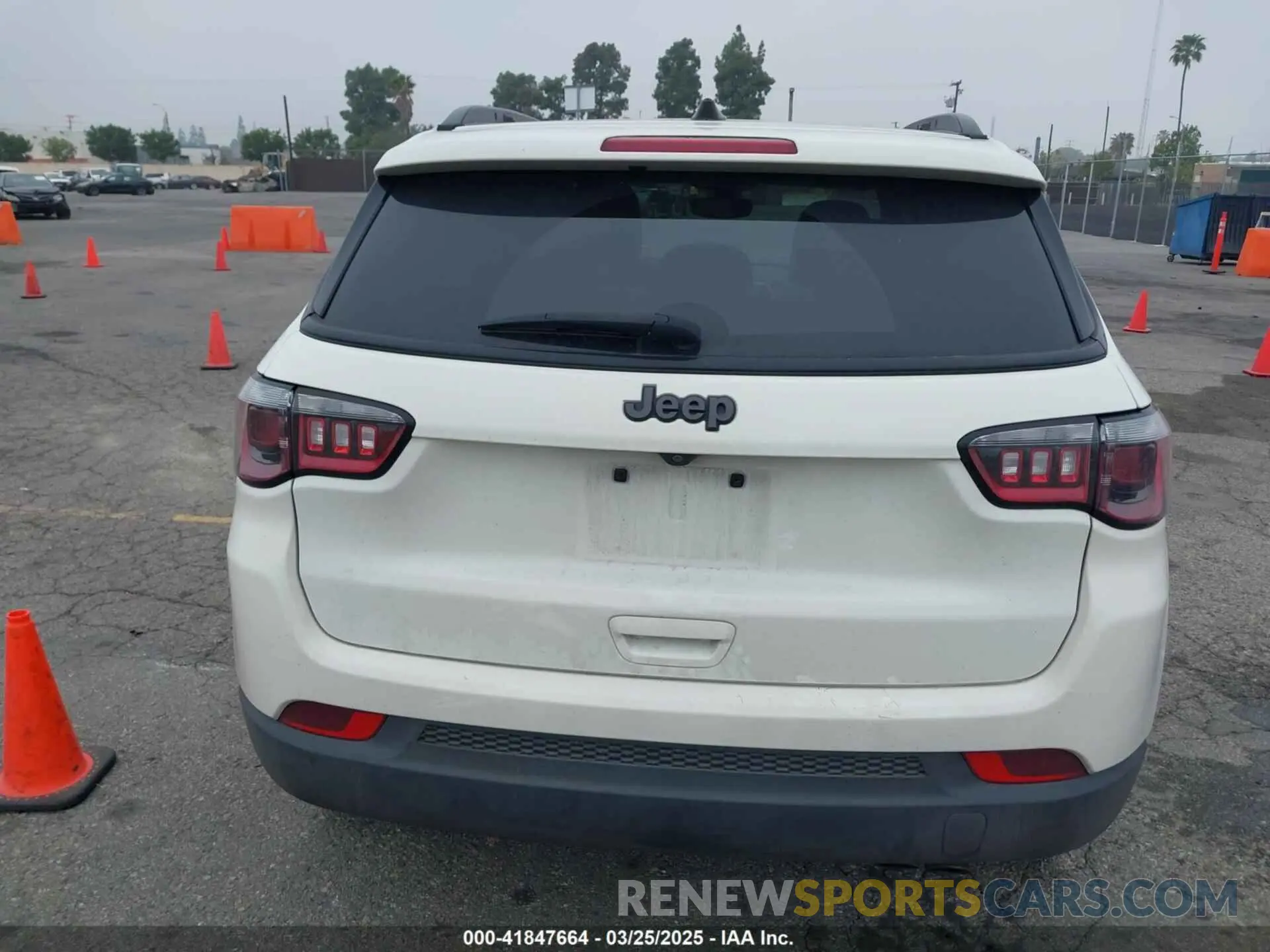 16 Photograph of a damaged car 3C4NJCEB4MT577055 JEEP COMPASS 2021
