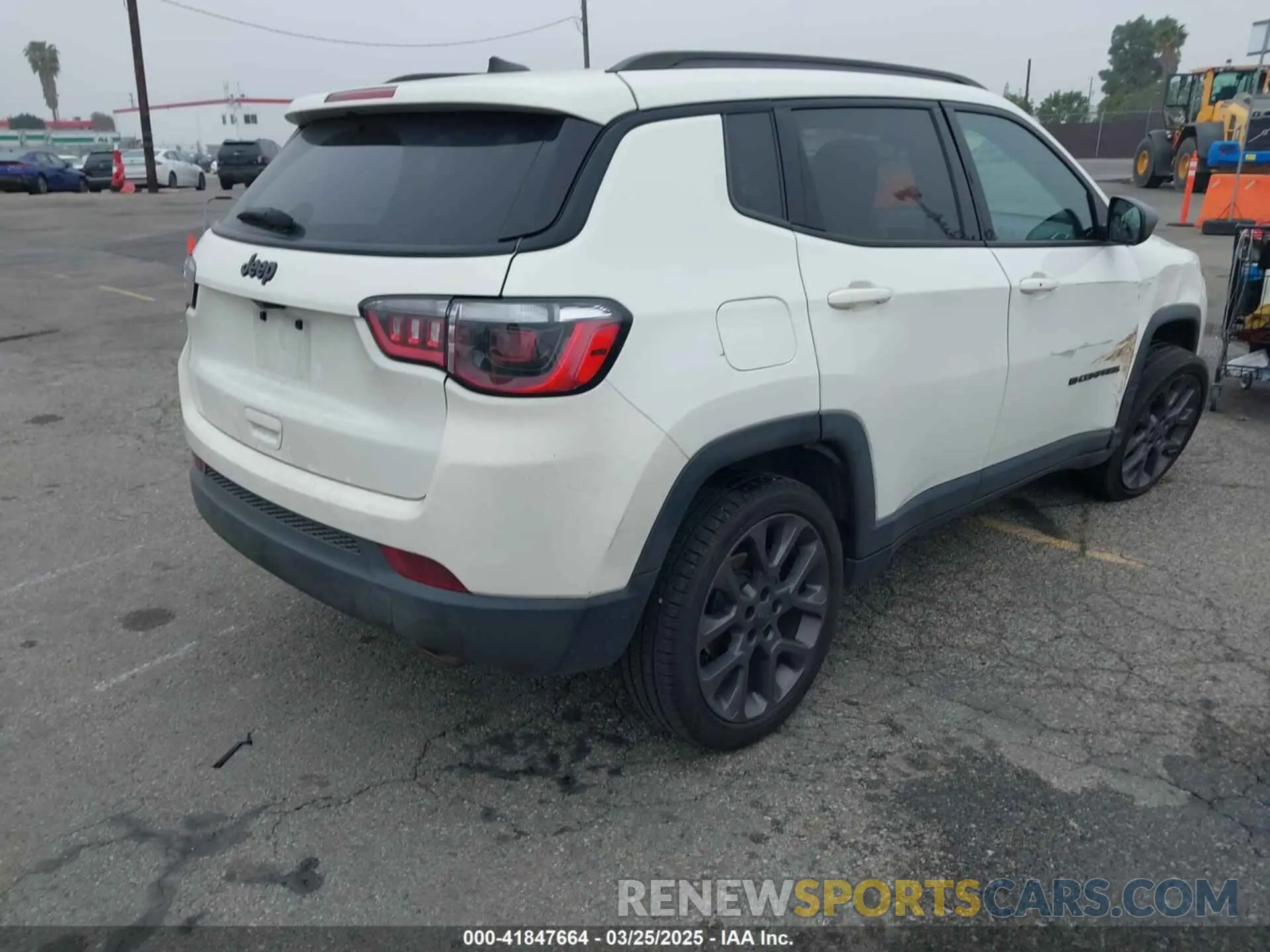 4 Photograph of a damaged car 3C4NJCEB4MT577055 JEEP COMPASS 2021